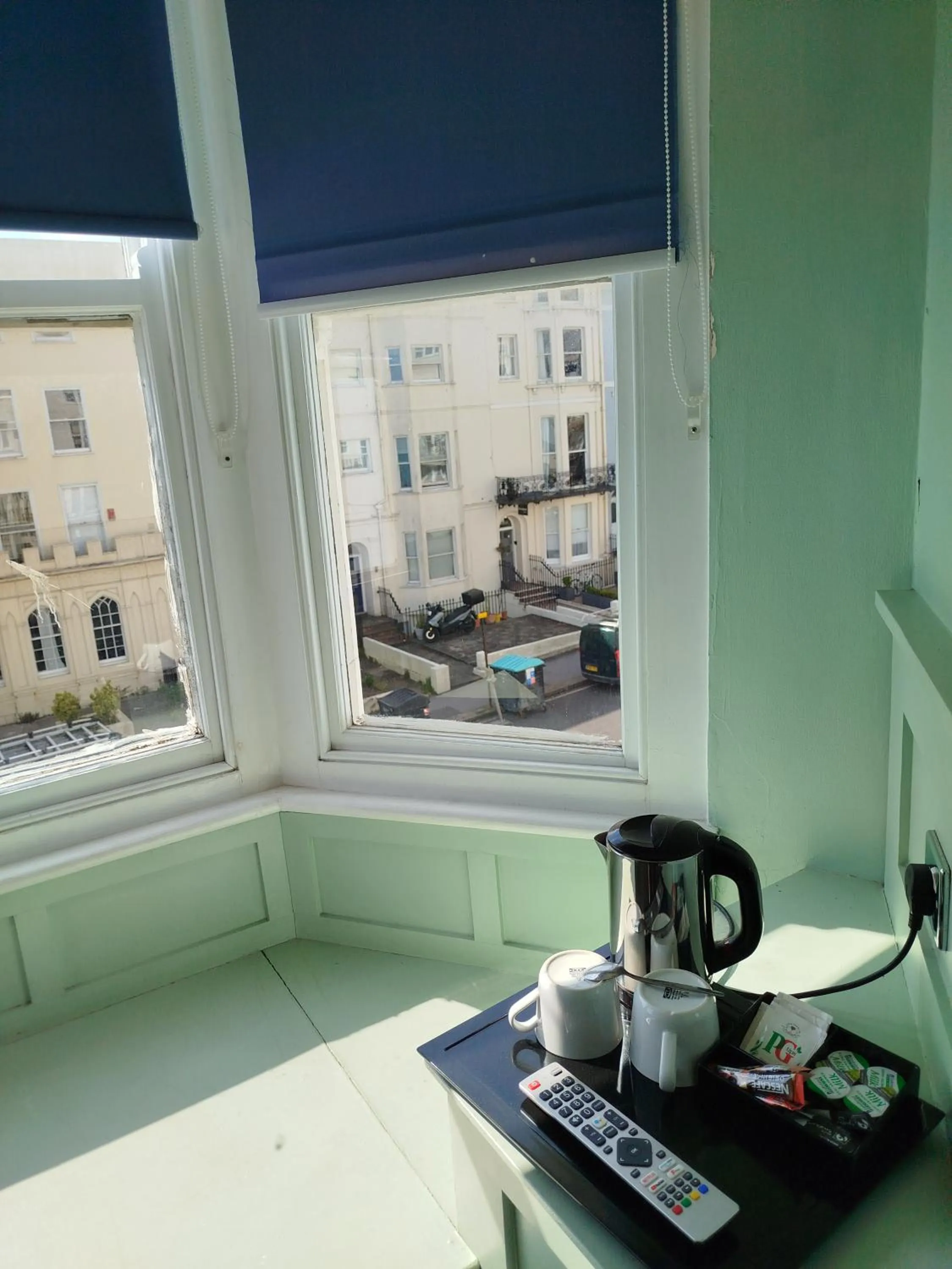 Coffee/tea facilities in The Willows