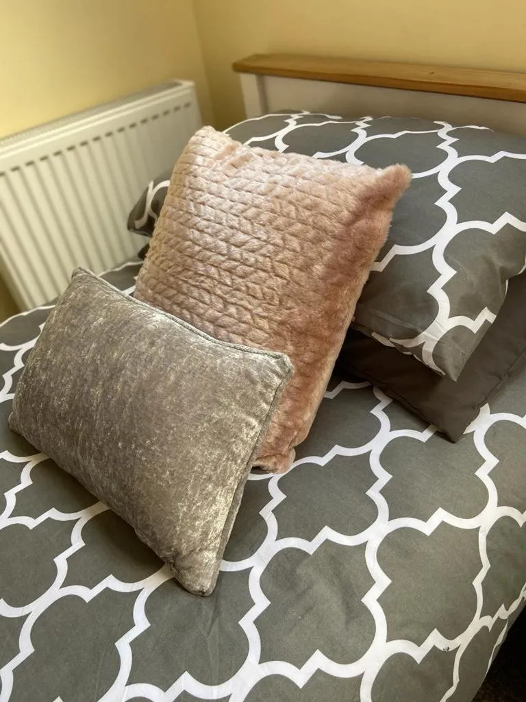 Bed in The Ashton Mews