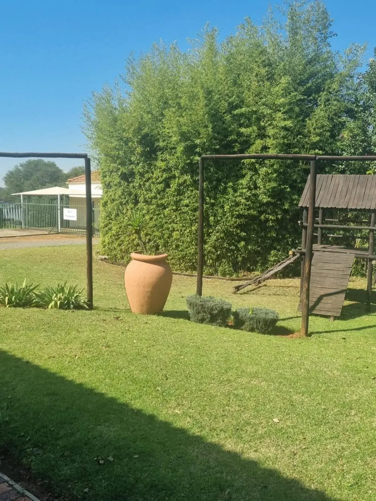 Standard Twin Room with Garden View in Emufuleni river logde Standard Twin Room with Garden View in Emufuleni river logde