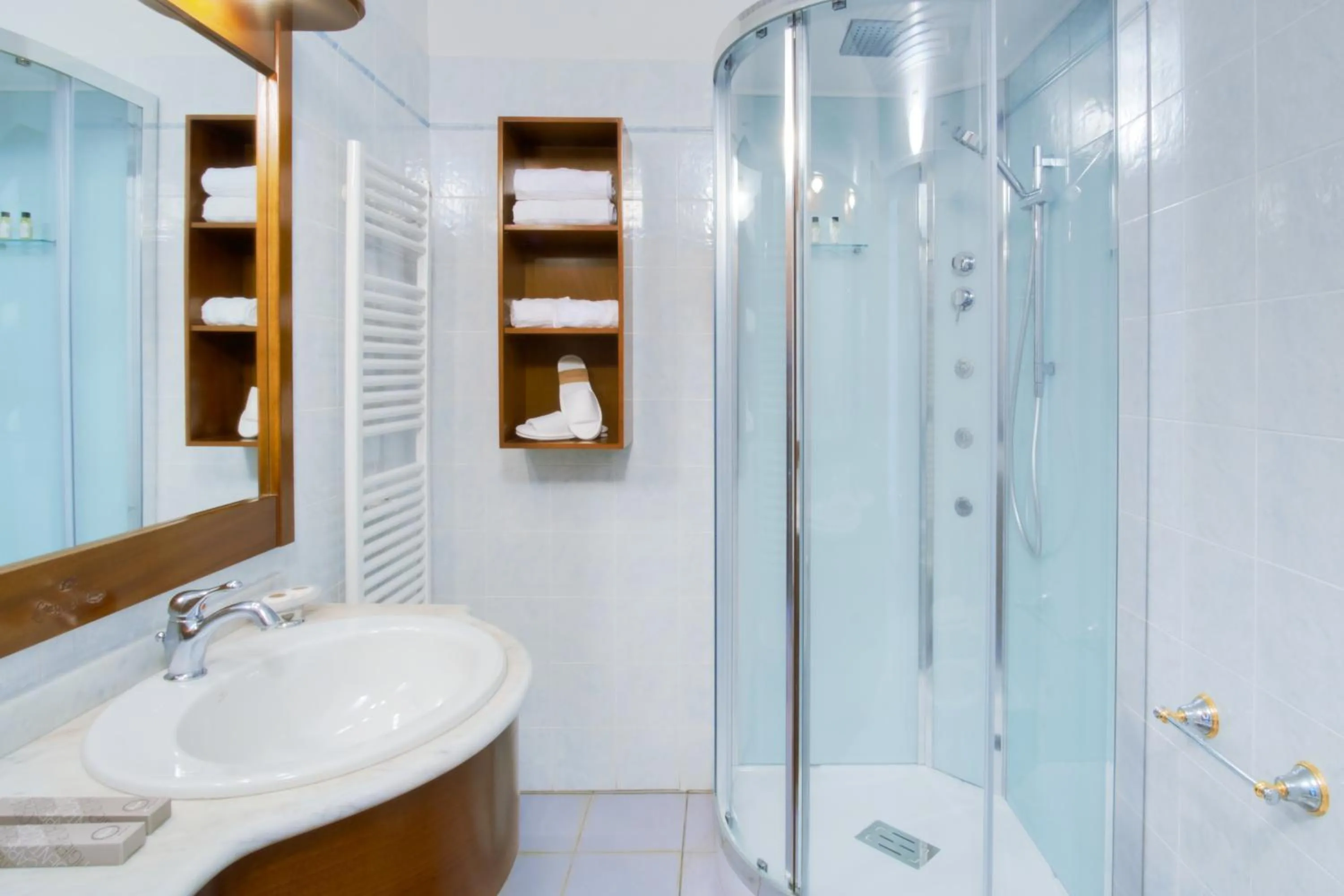 Shower in Hotel Caesar Residence & SPA