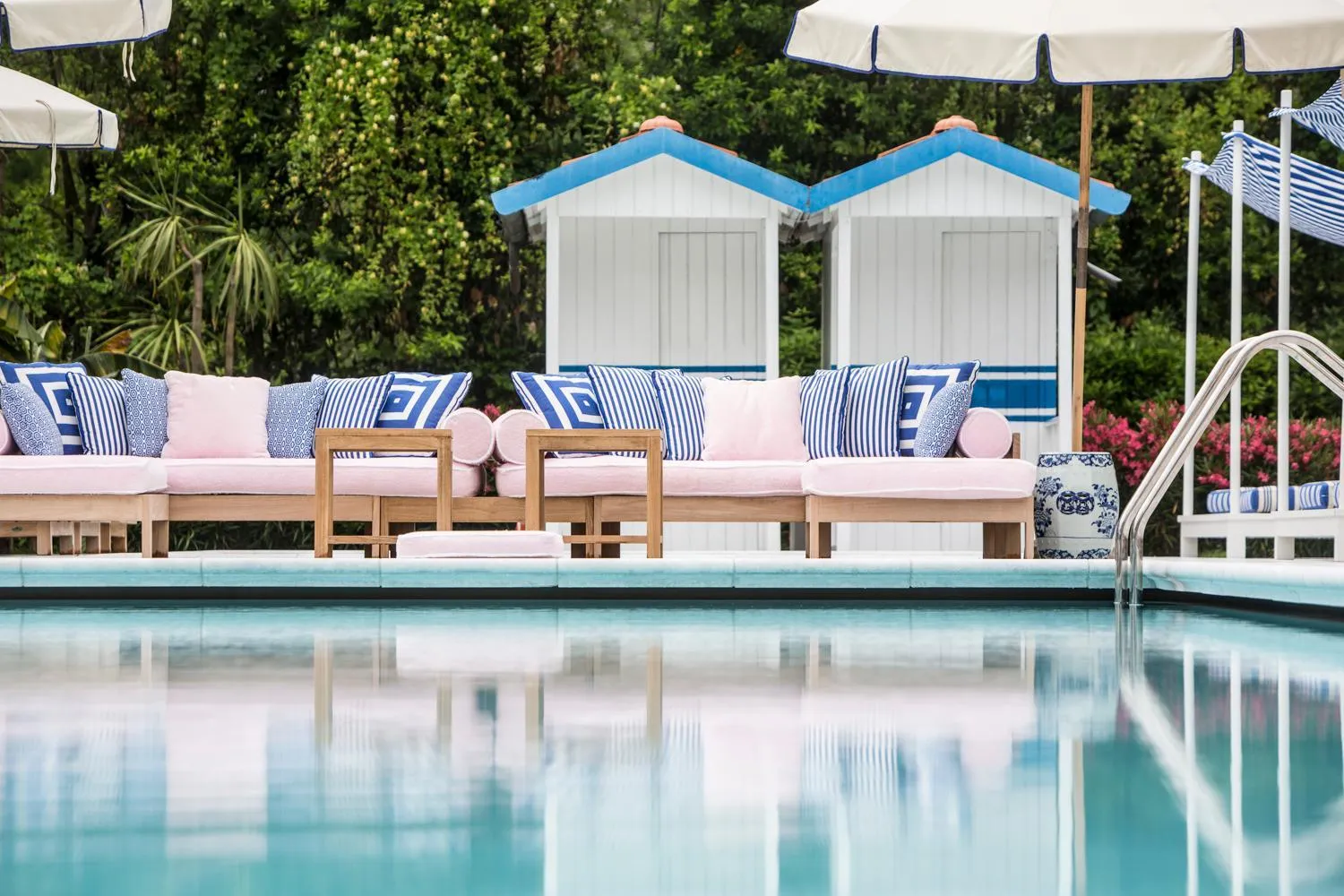 Patio in California Park Hotel