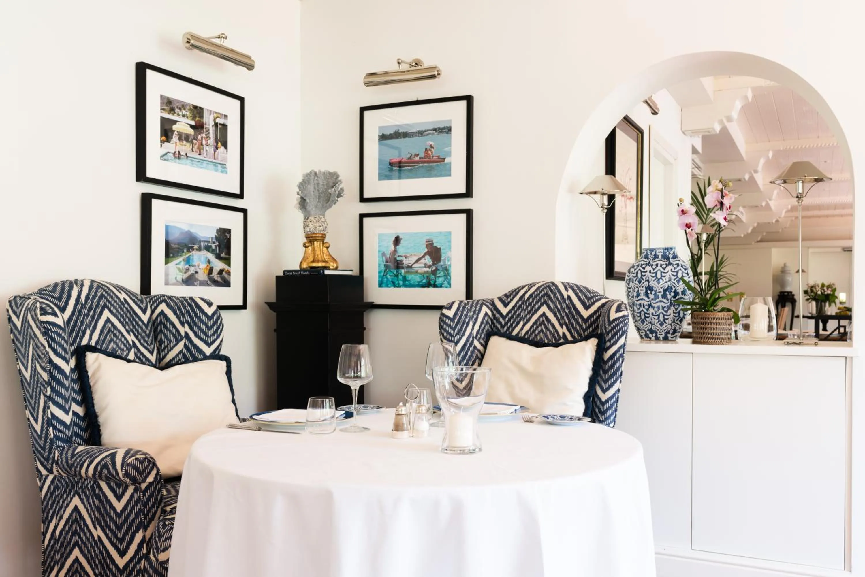 Restaurant/places to eat in California Park Hotel