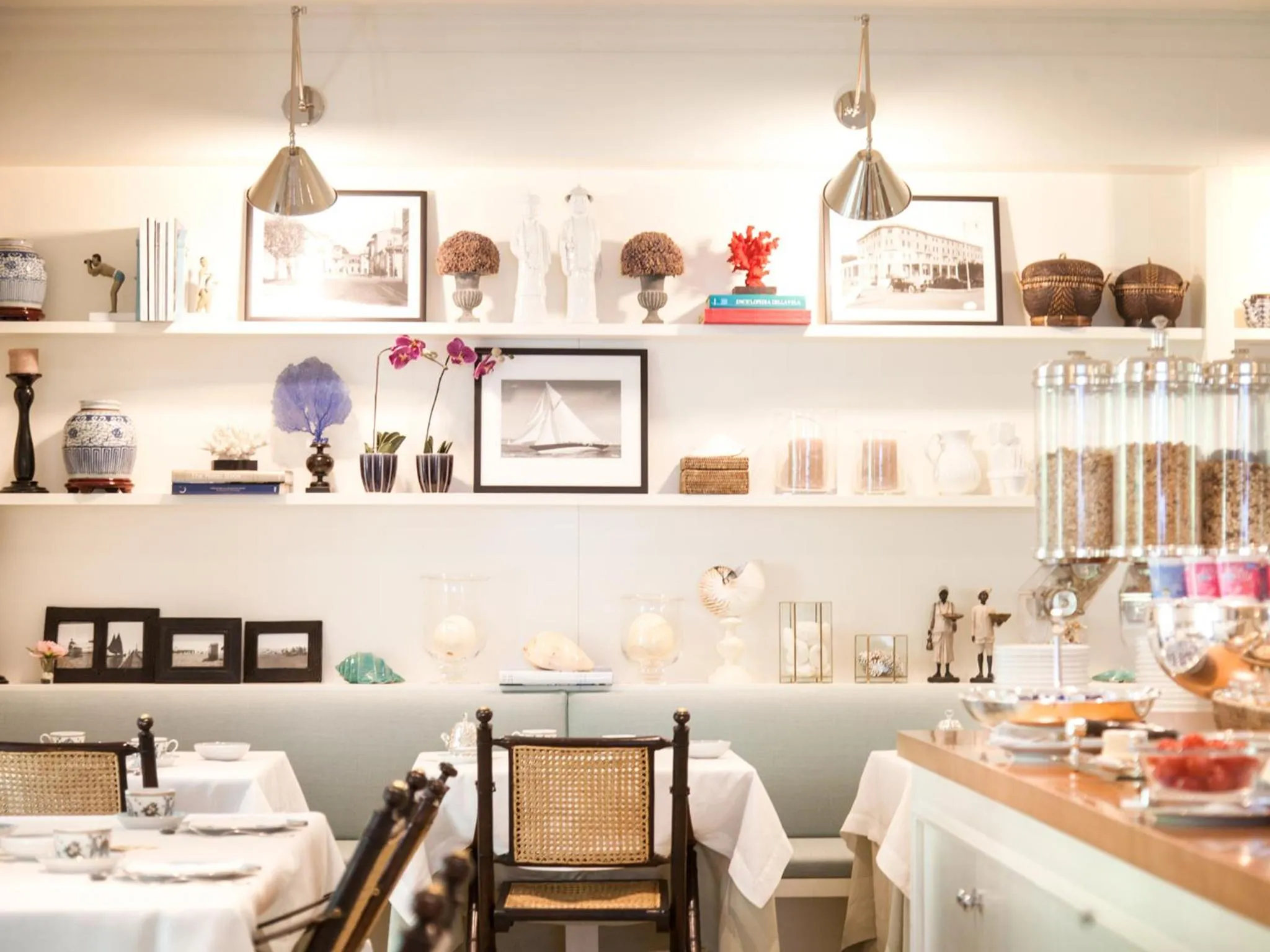 Lounge or bar in California Park Hotel