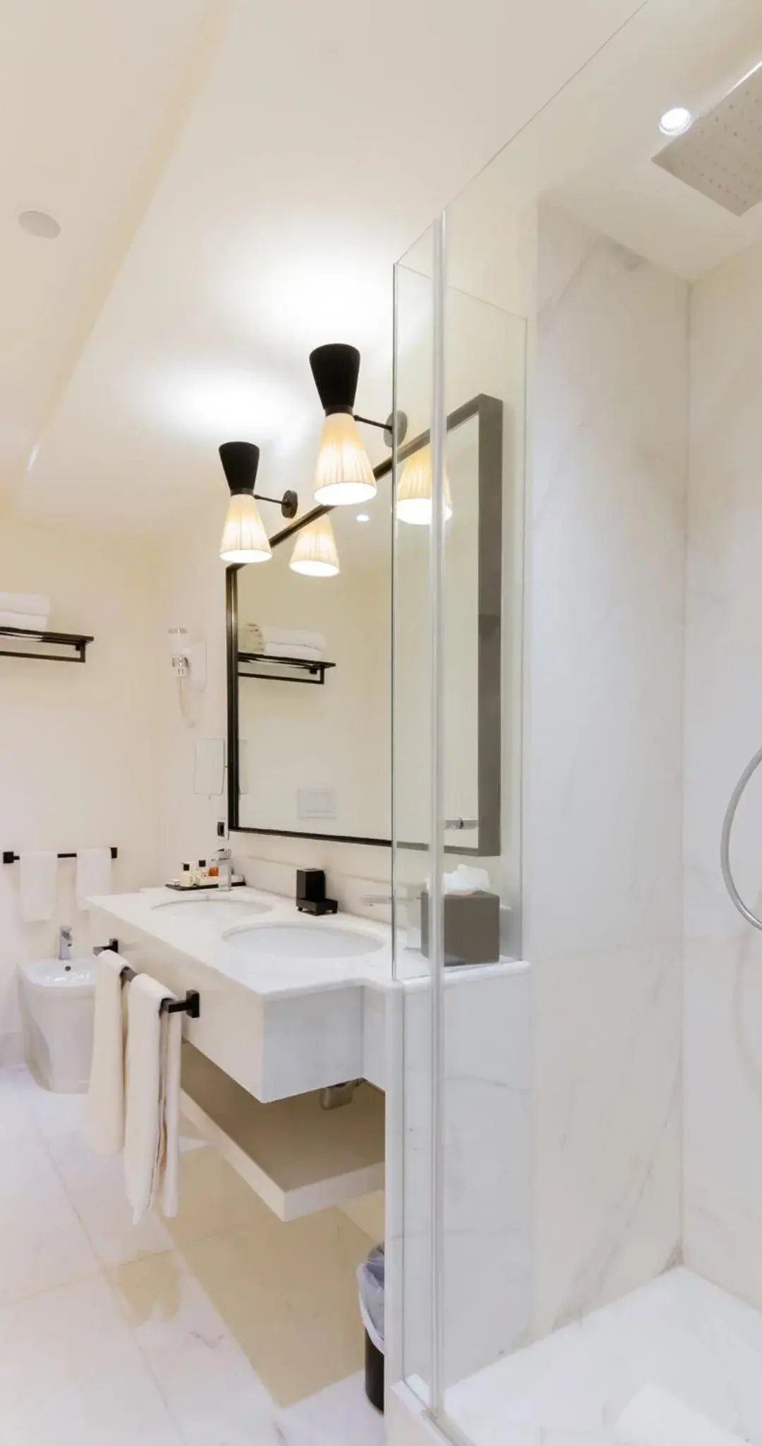 Standard Double Room in California Park Hotel Standard Double Room in California Park Hotel