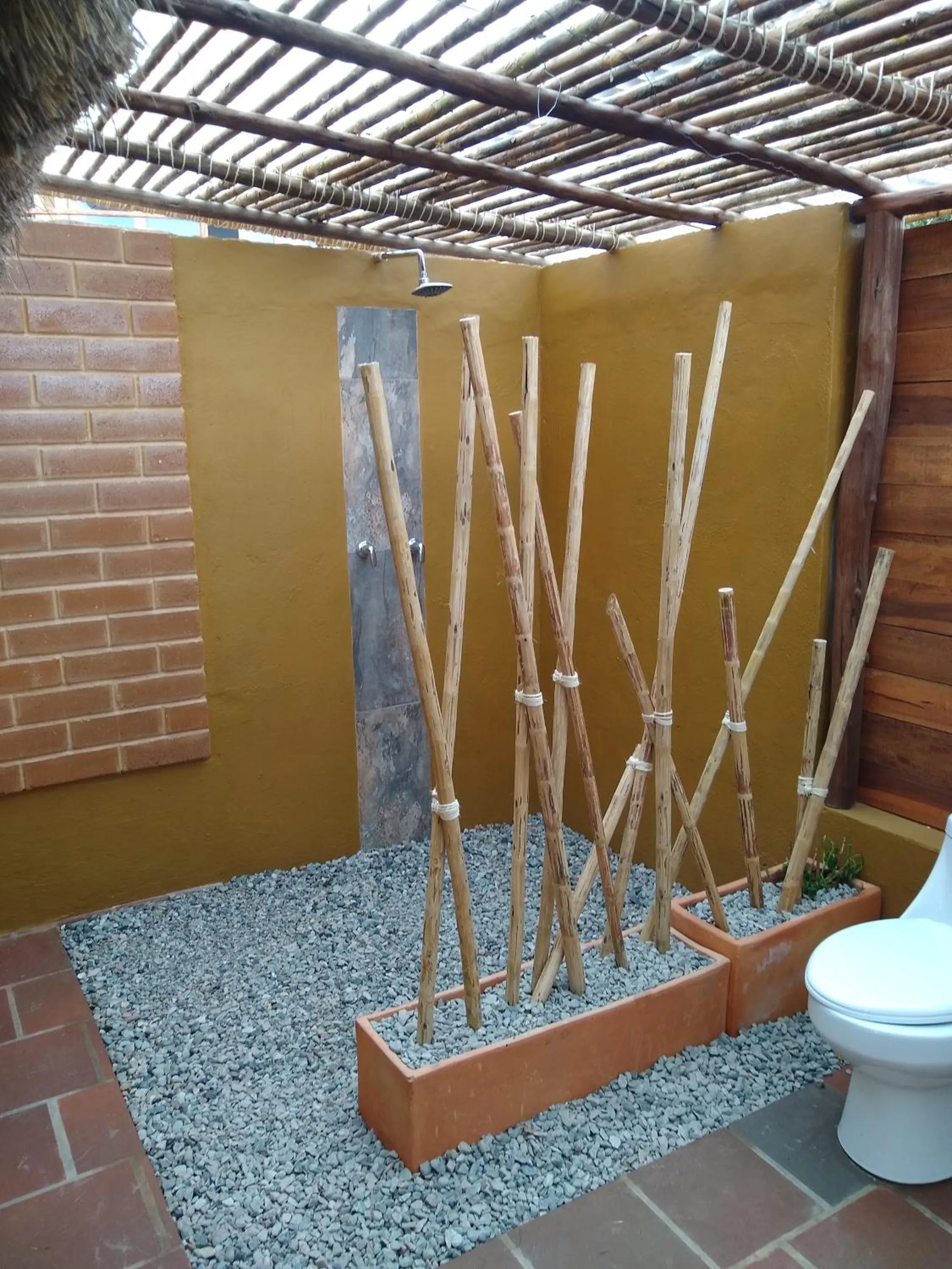 Shower in Hotel Cariguá