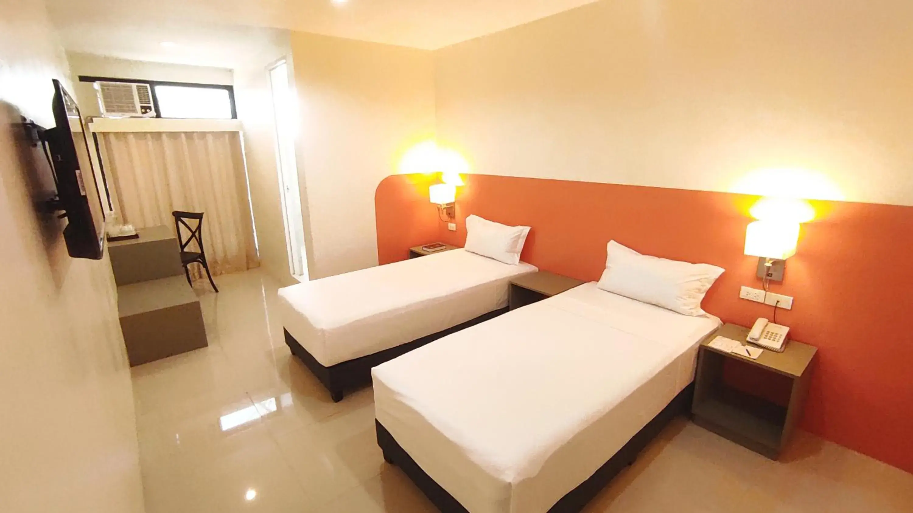 Standard Twin Room in Travelbee Airport Inn Standard Twin Room in Travelbee Airport Inn