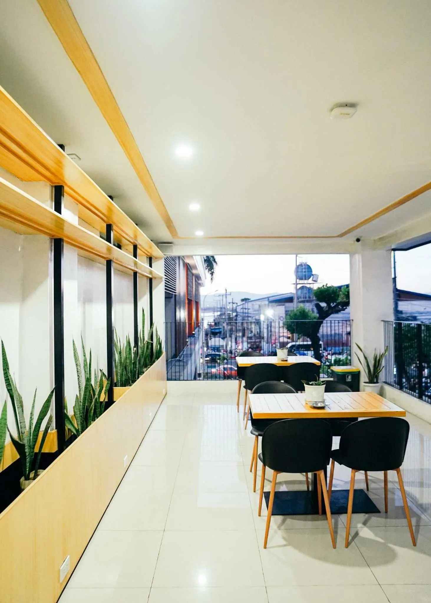 Balcony/Terrace in Travelbee Airport Inn