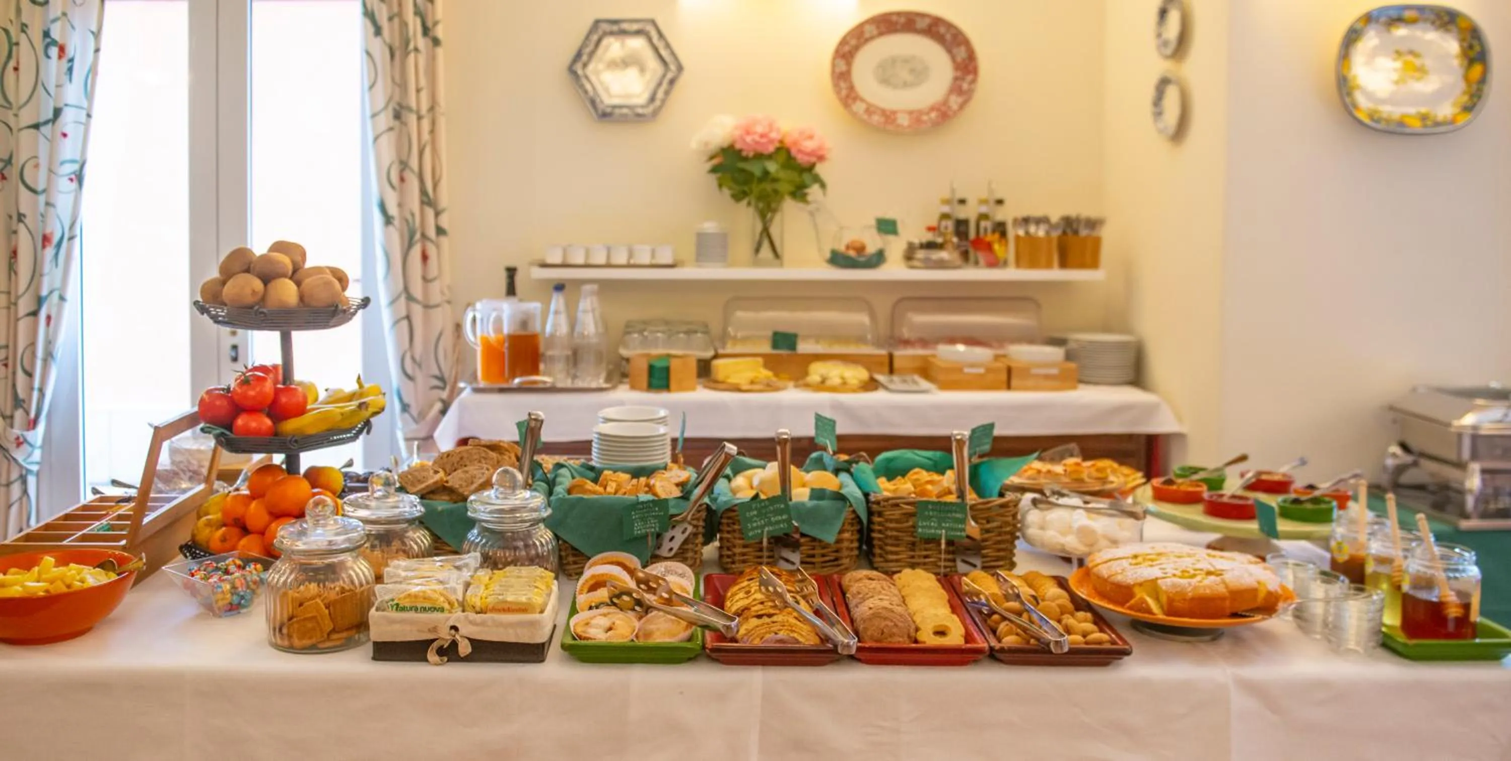 Continental breakfast in Hotel Al Terra Di Mare