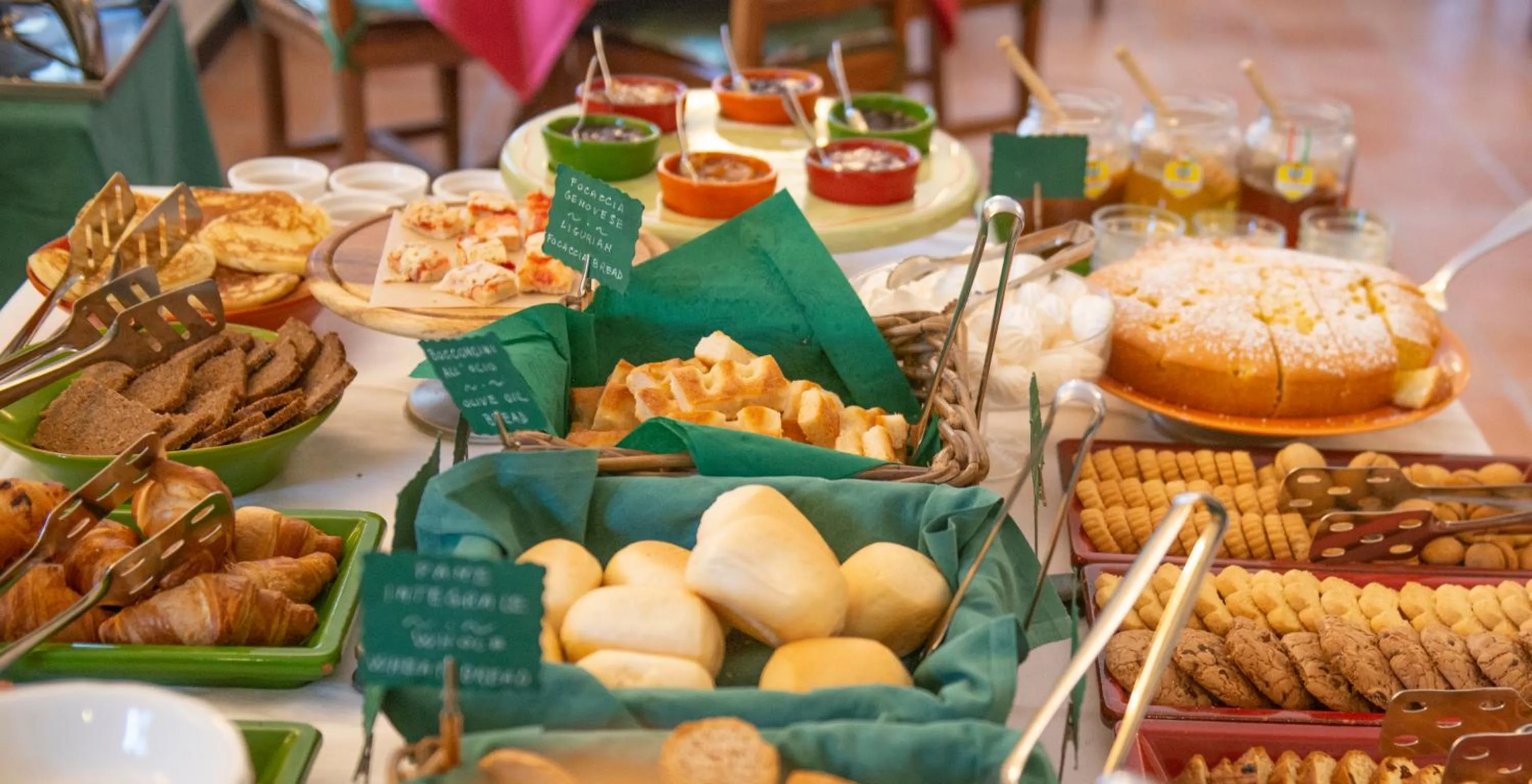 Buffet breakfast in Hotel Al Terra Di Mare