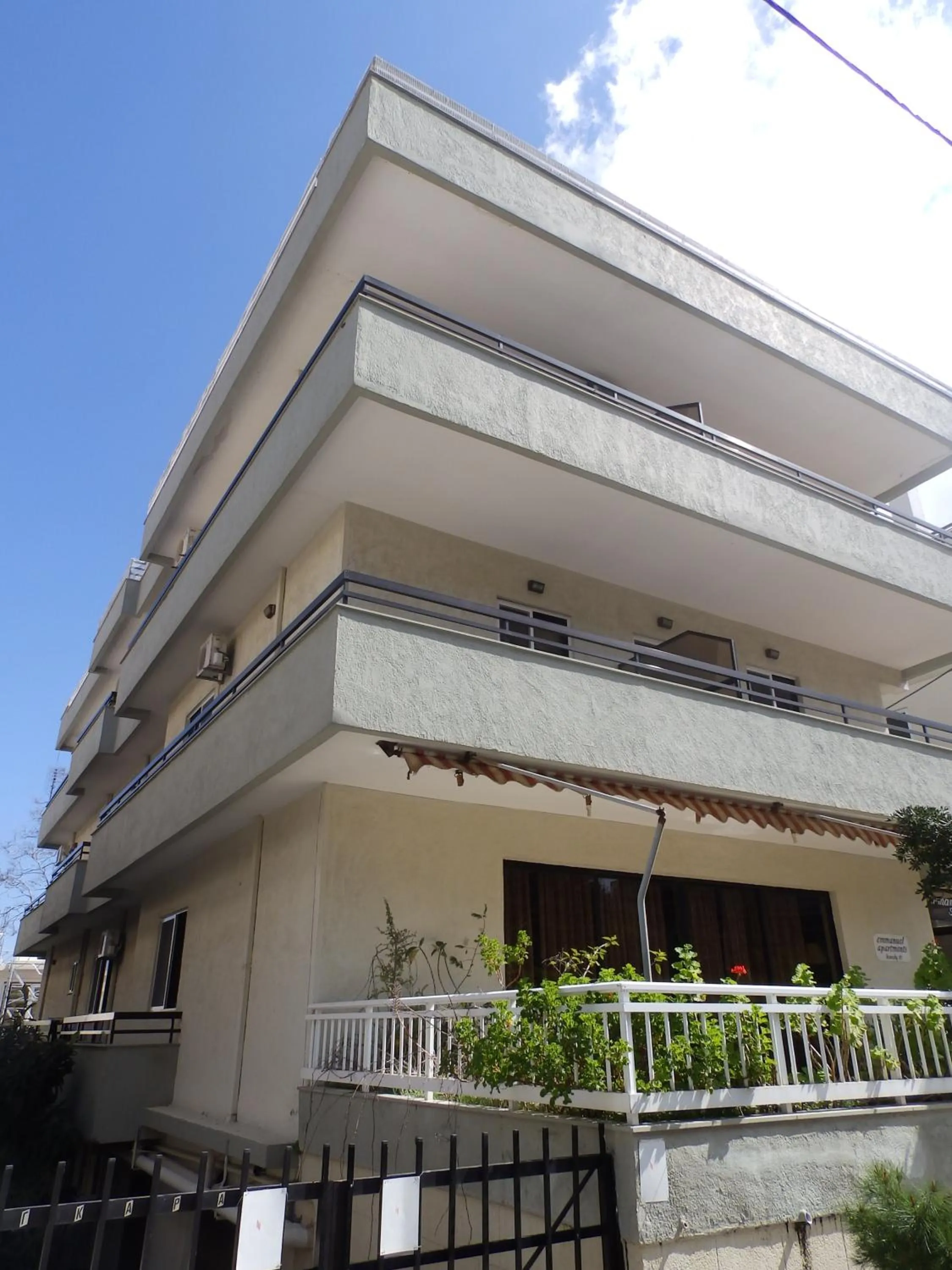 Facade/entrance in Emmanuel Apartments