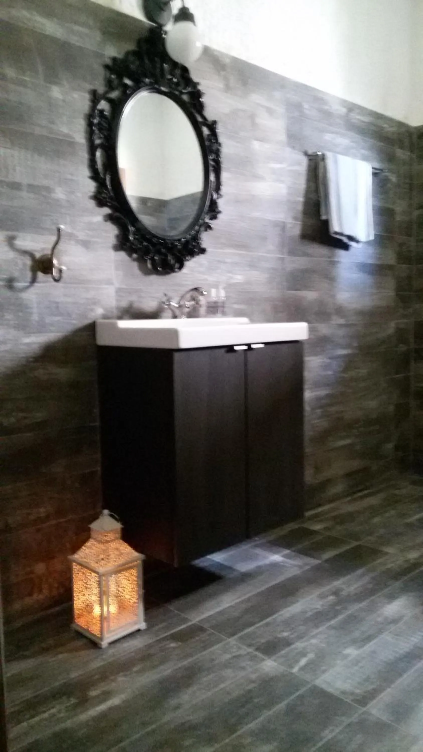 Photo of the whole room in Emmanuel Apartments