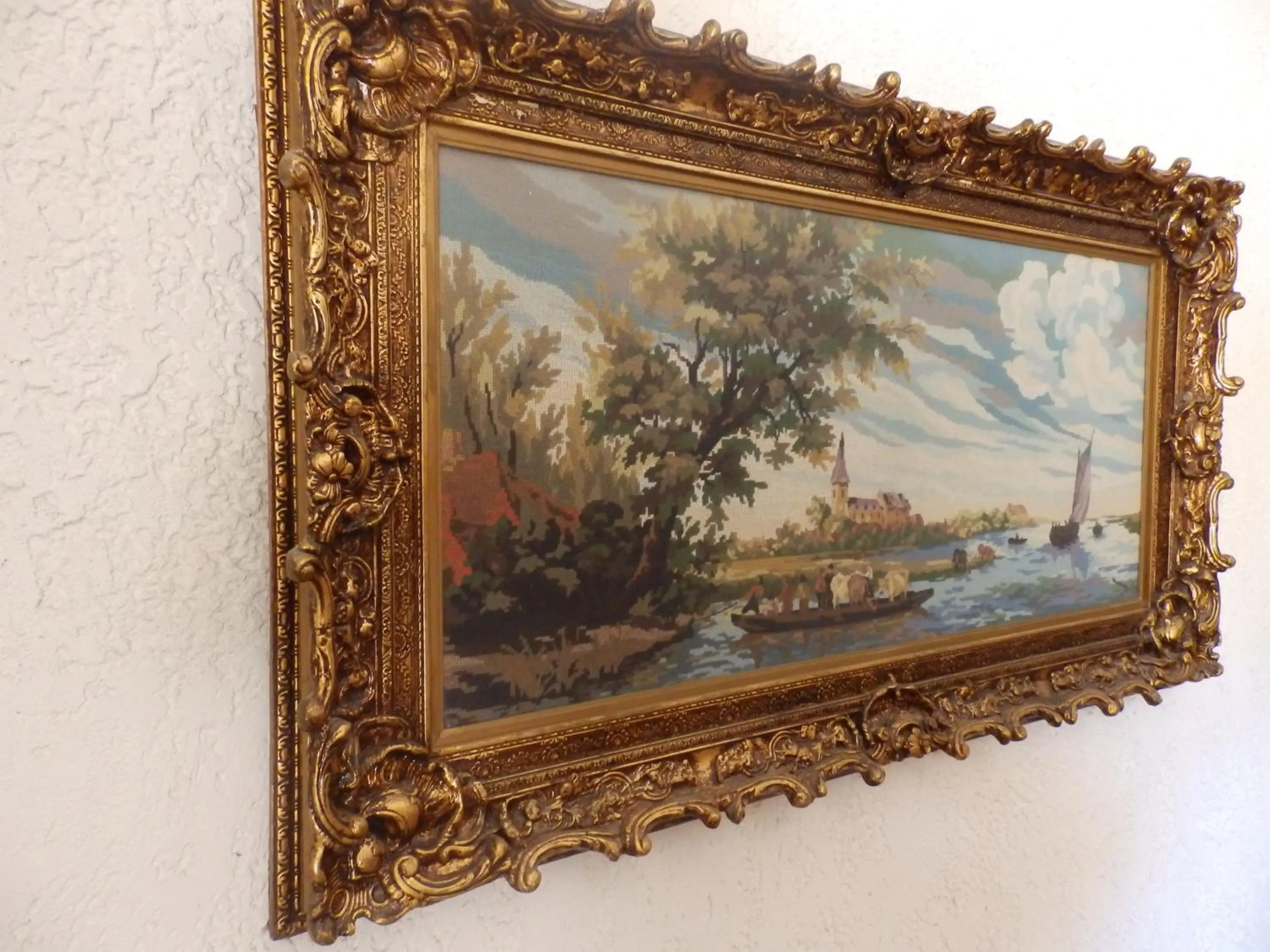 Decorative detail in Emmanuel Apartments