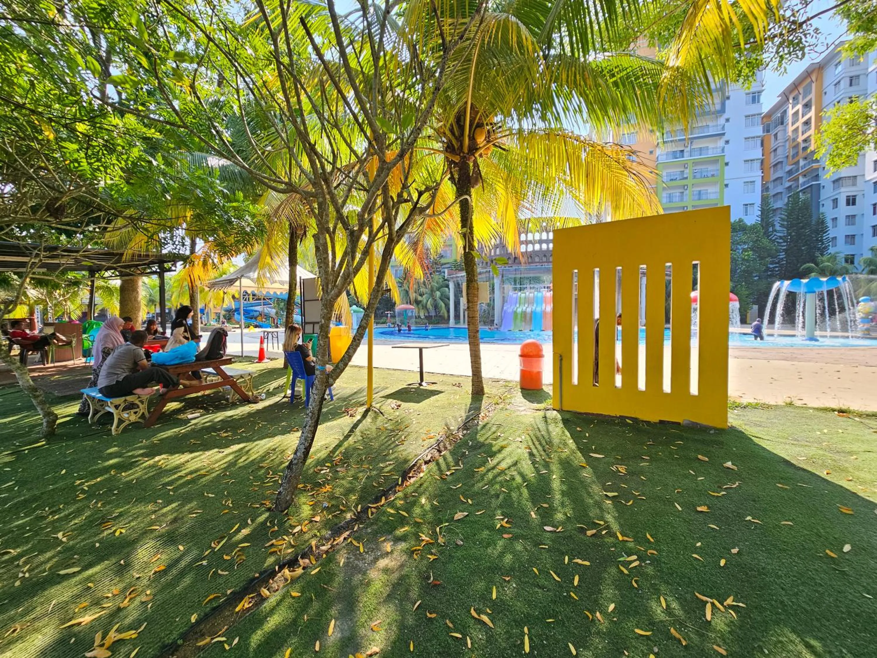 Communal lounge/ TV room in BY LG Water Themepark Suites Melaka By GGM