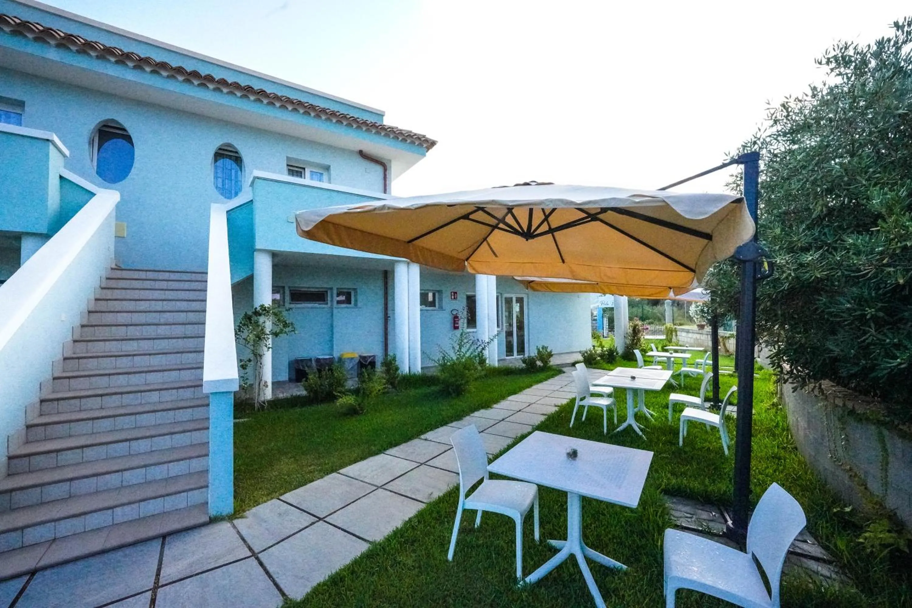 Garden in Perla Blu Tropea