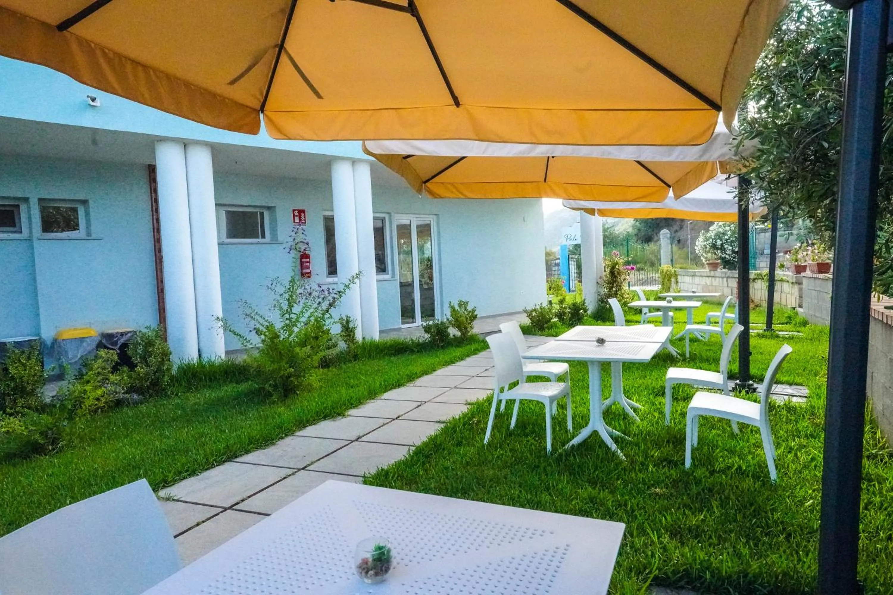 Garden in Perla Blu Tropea