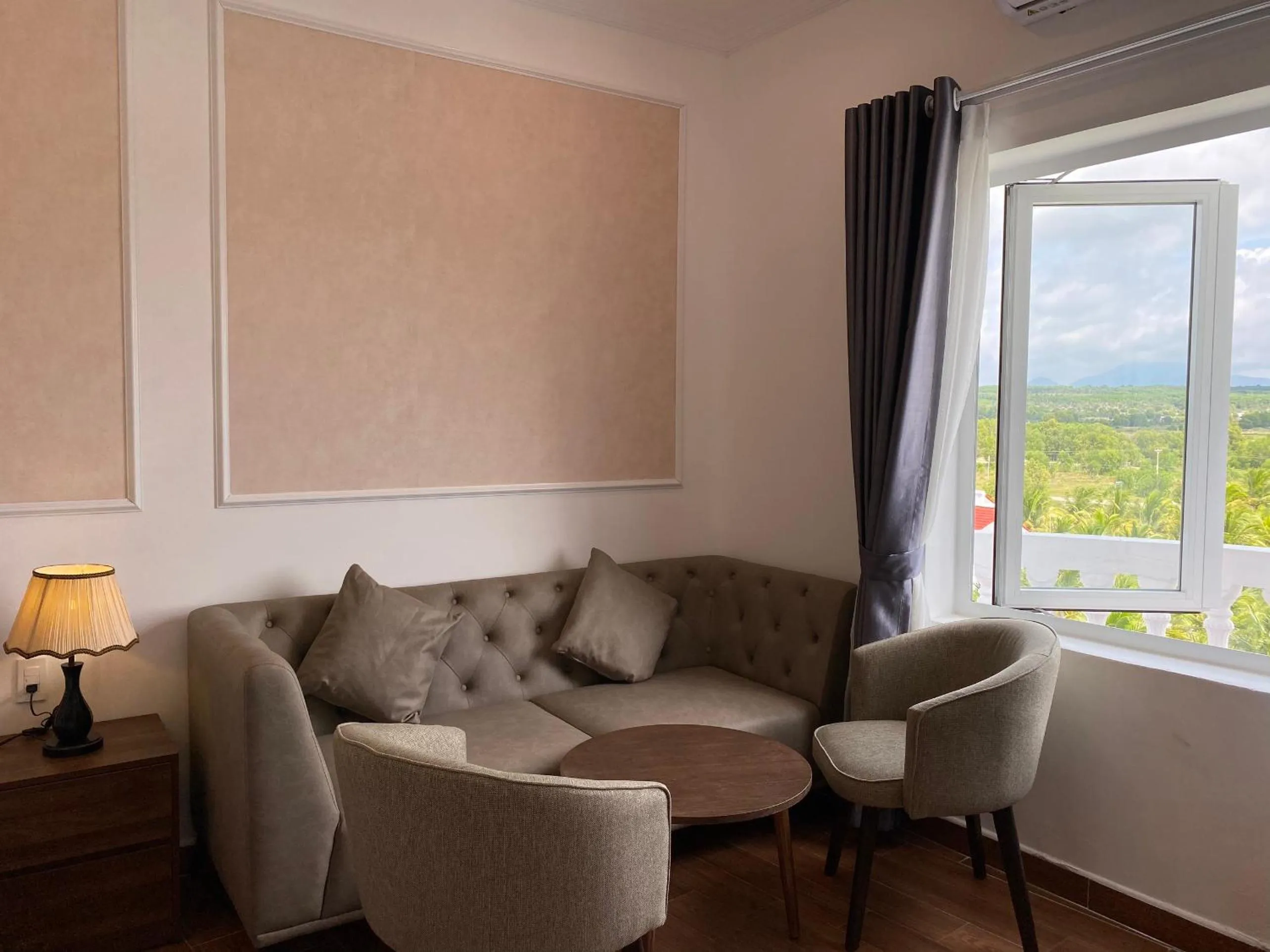 Seating area in Hodota Cam Bình Resort & Spa - Lagi Beach