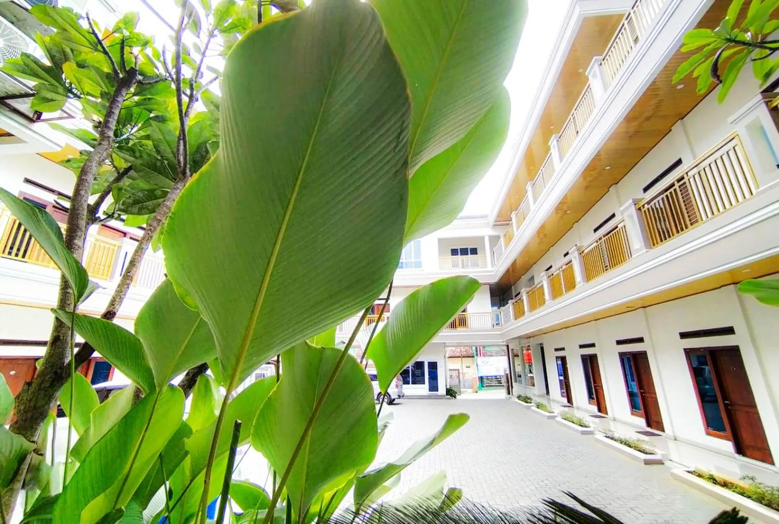 Area and facilities in Hometown Residence