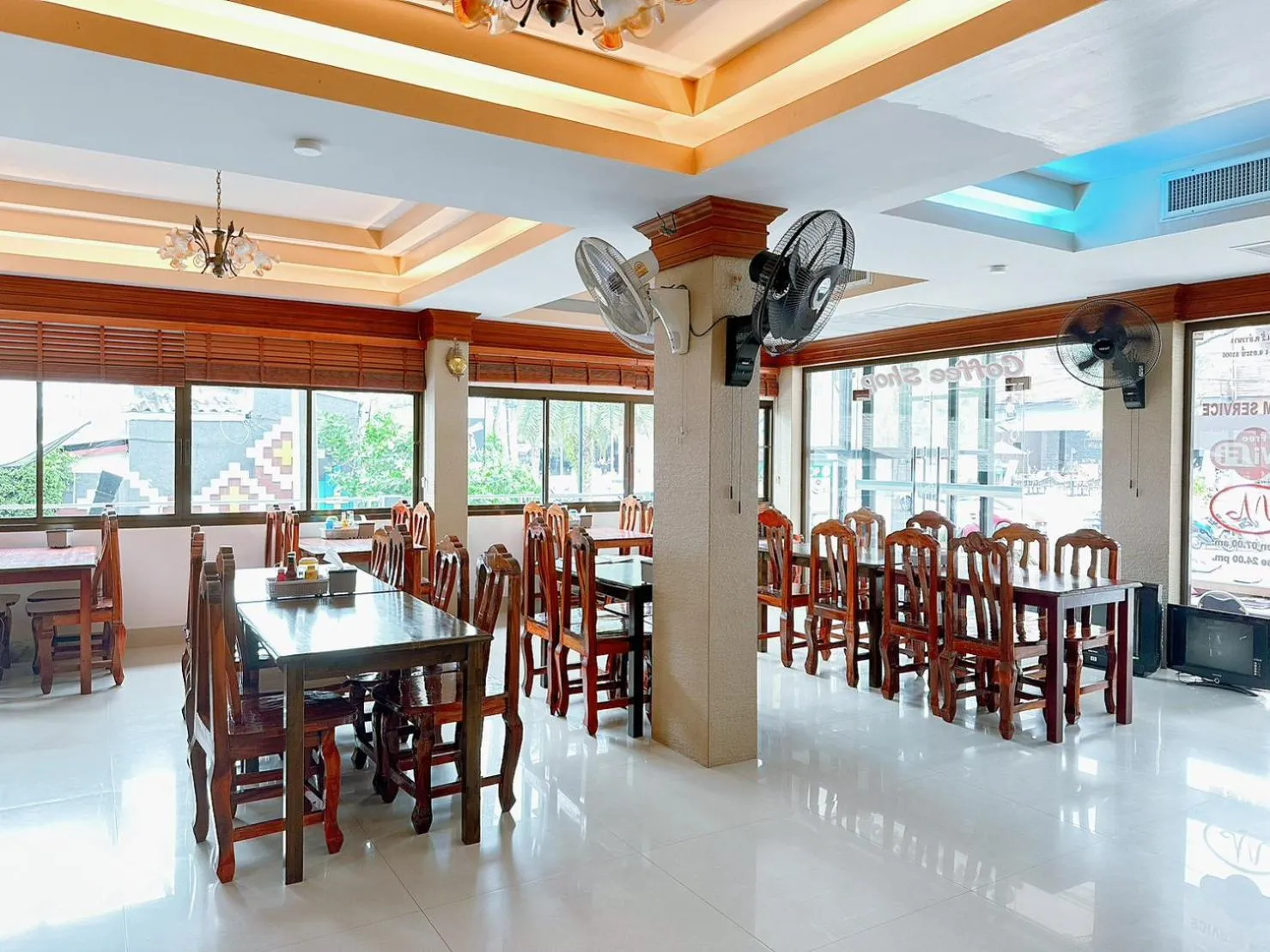 Restaurant/places to eat in Machorat Aonang Resort at Aonang Beach Krabi