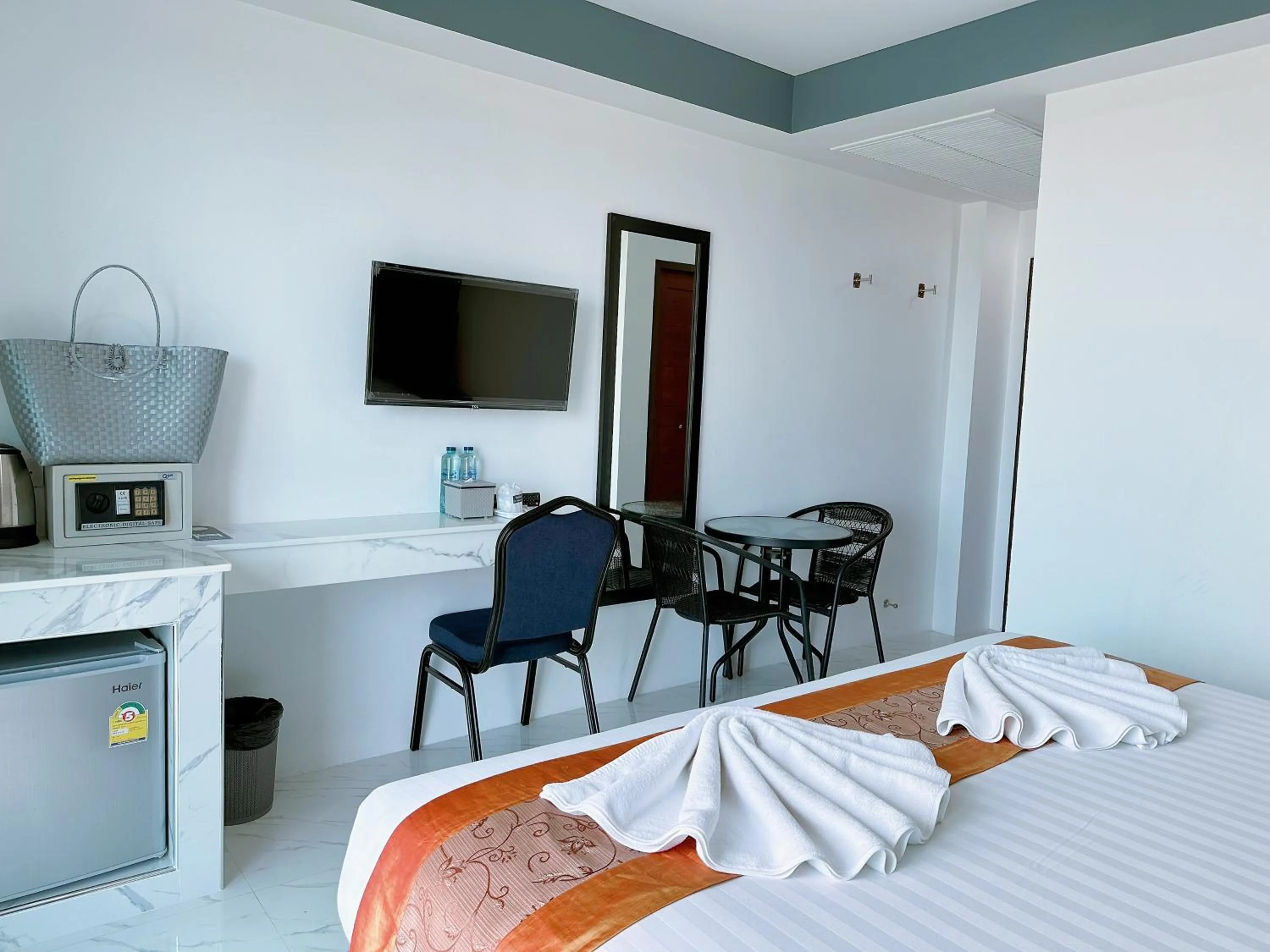 Dining area, Bed in Machorat Aonang Resort at Aonang Beach Krabi