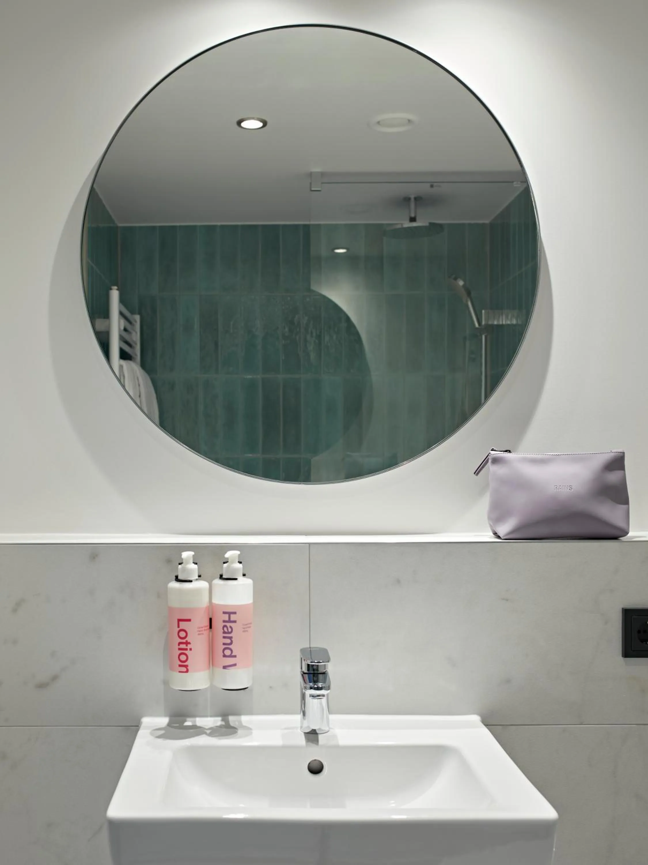 Bathroom in Numa Berlin Arc