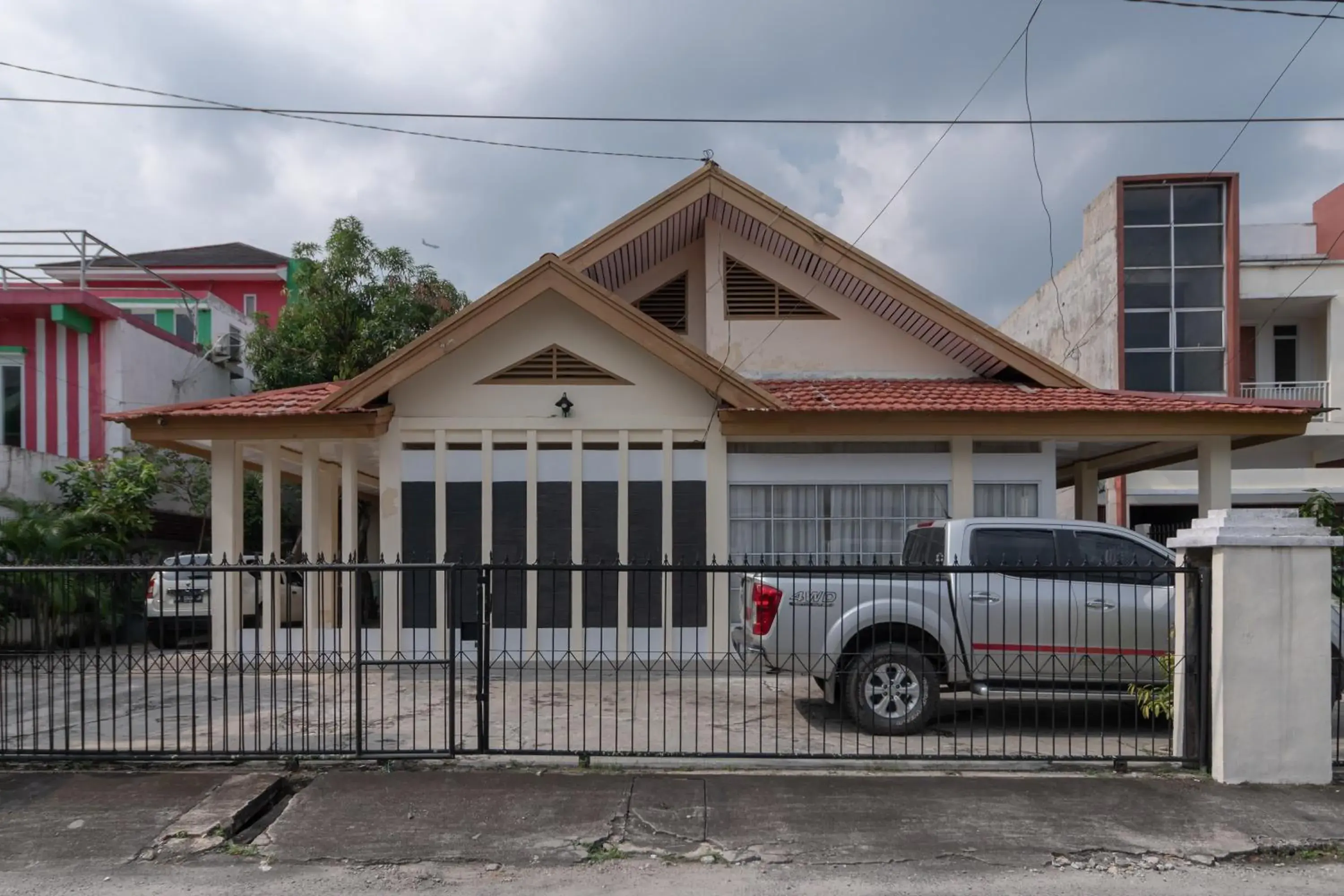 Property building in RedDoorz near RS Awal Bros Sudirman Pekanbaru Property building in RedDoorz near RS Awal Bros Sudirman Pekanbaru