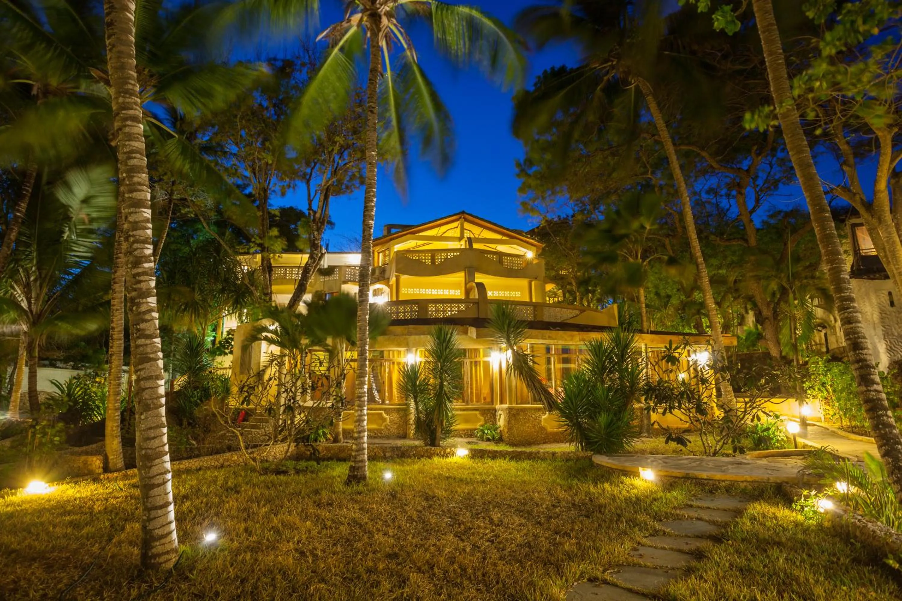 Facade/entrance in Blue Marlin Beach Hotel