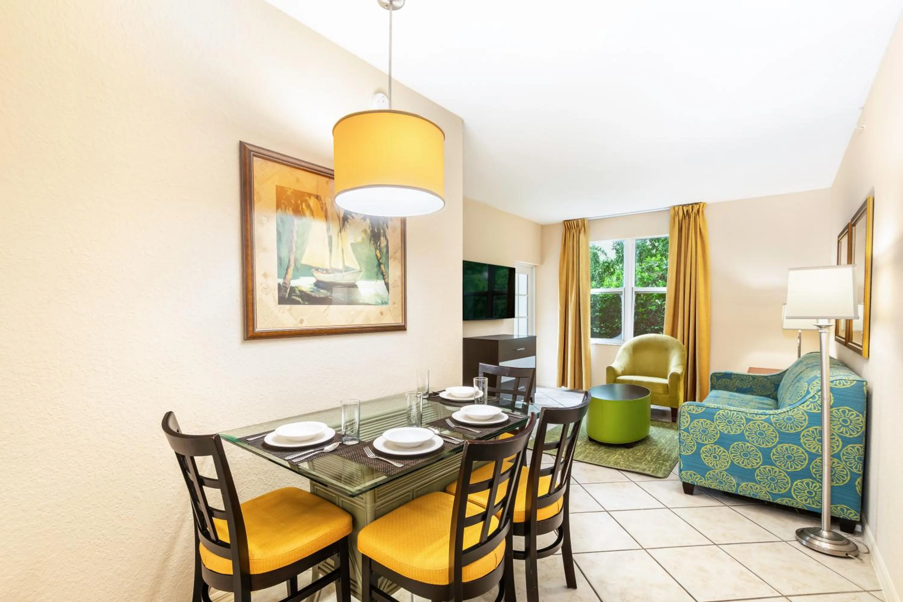 Dining area in Vacation Village at Weston, Fort Lauderdale