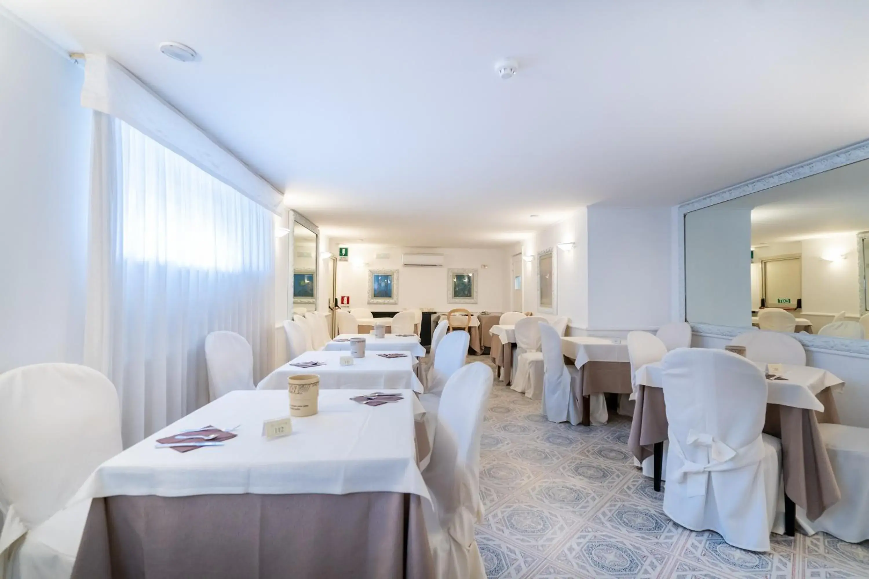 Restaurant/places to eat in Hotel La Pergola Restaurant/places to eat in Hotel La Pergola