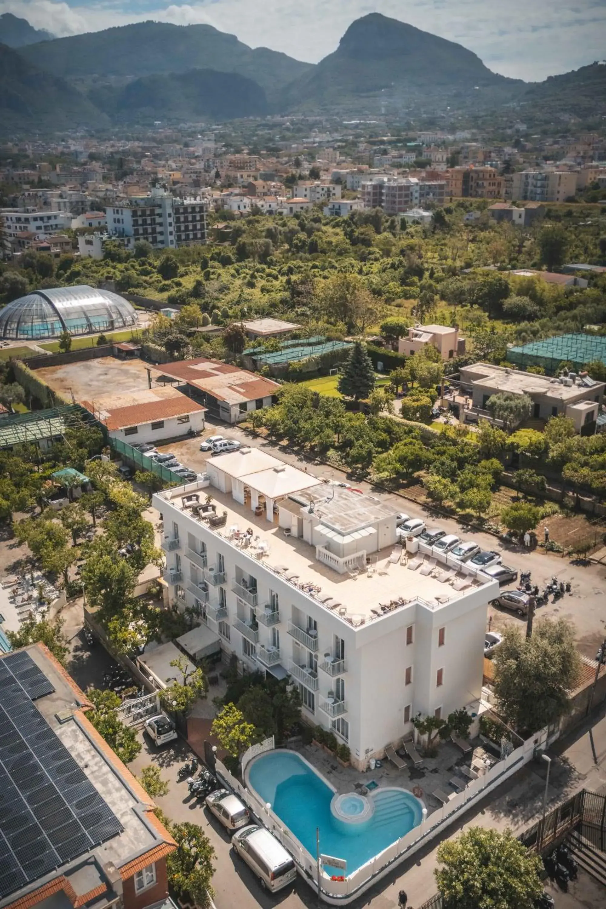 Property building in Hotel La Pergola Property building in Hotel La Pergola