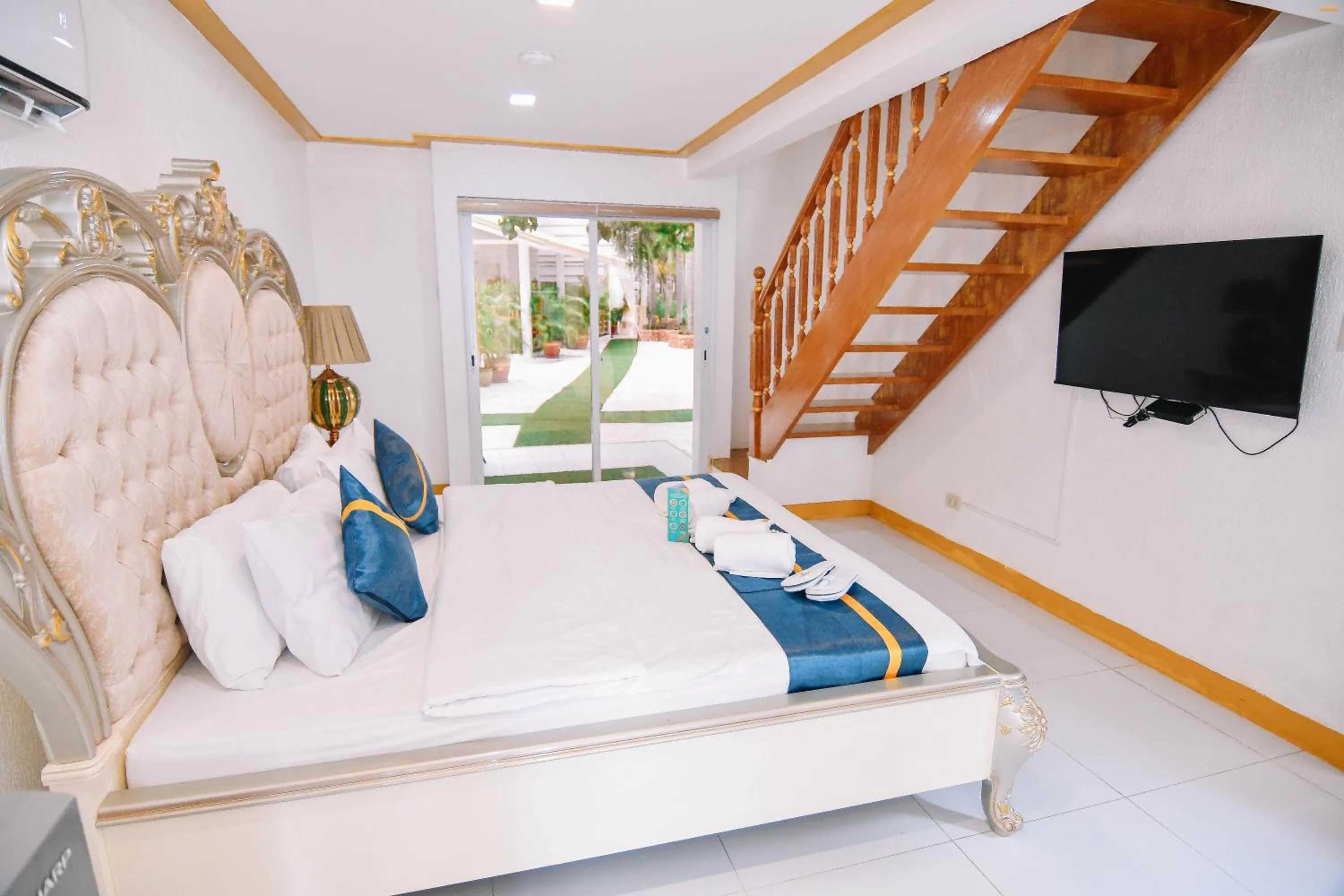 Villa Excellance Beach and Wave Pool Resort