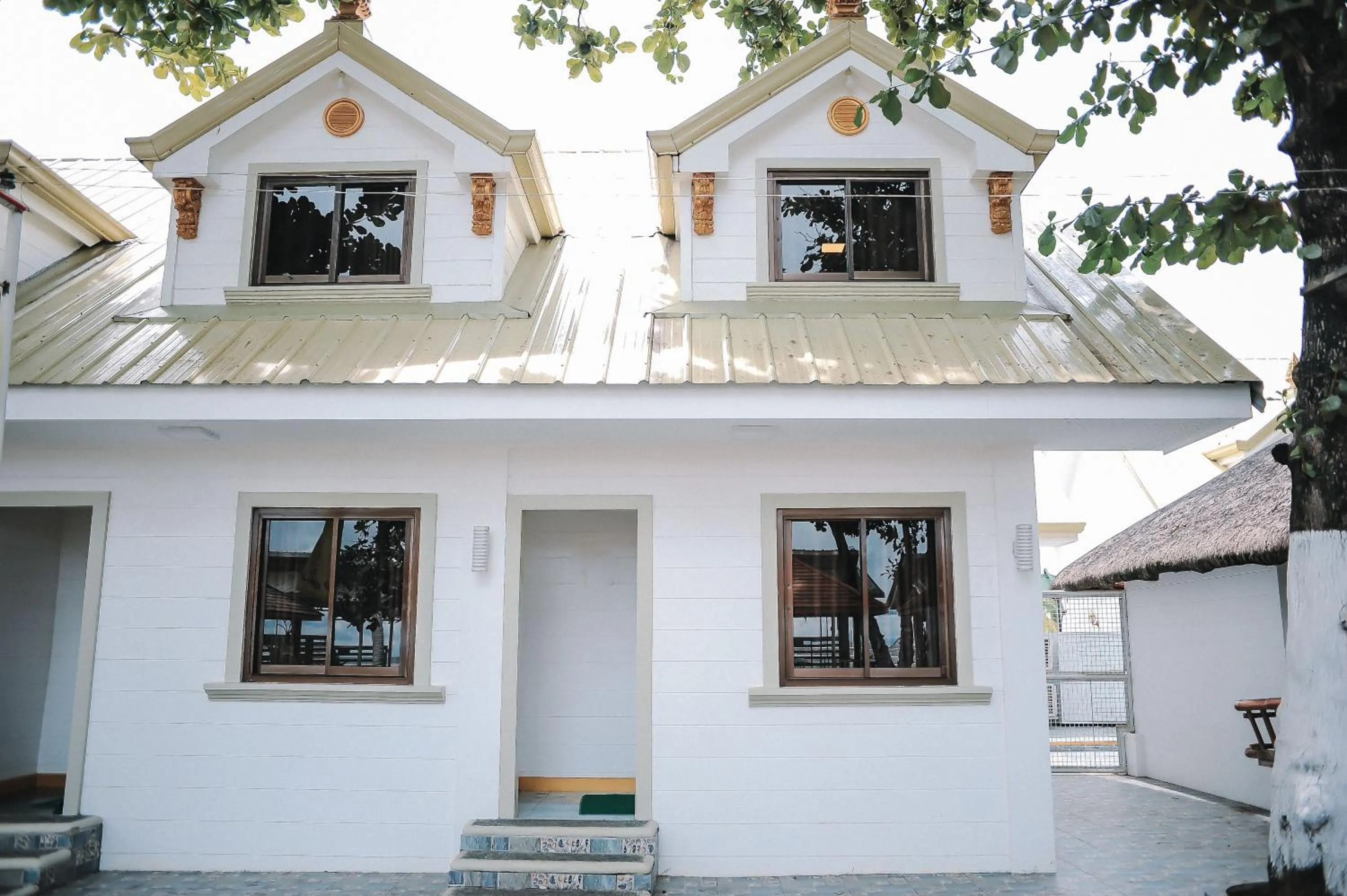 Villa Excellance Beach and Wave Pool Resort