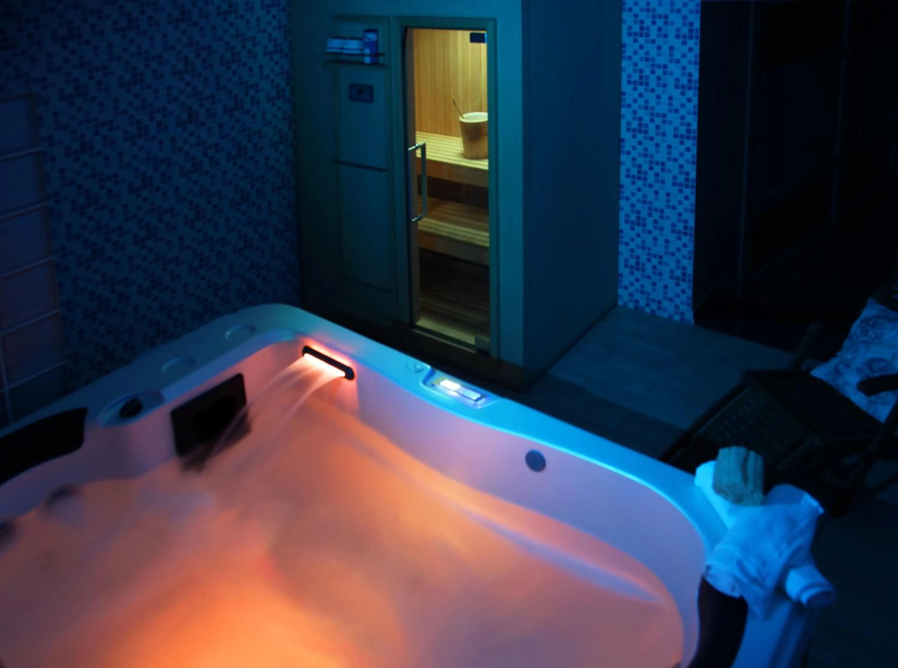 Hot Tub, Bed in Solcalante