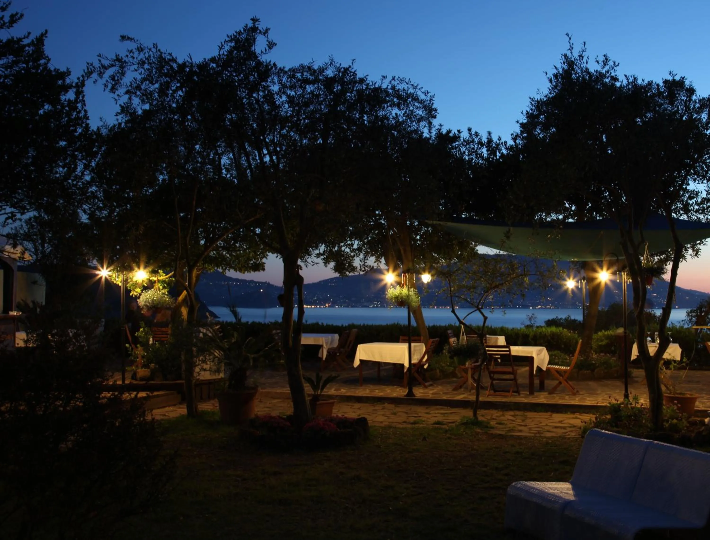 Restaurant/places to eat in Solcalante