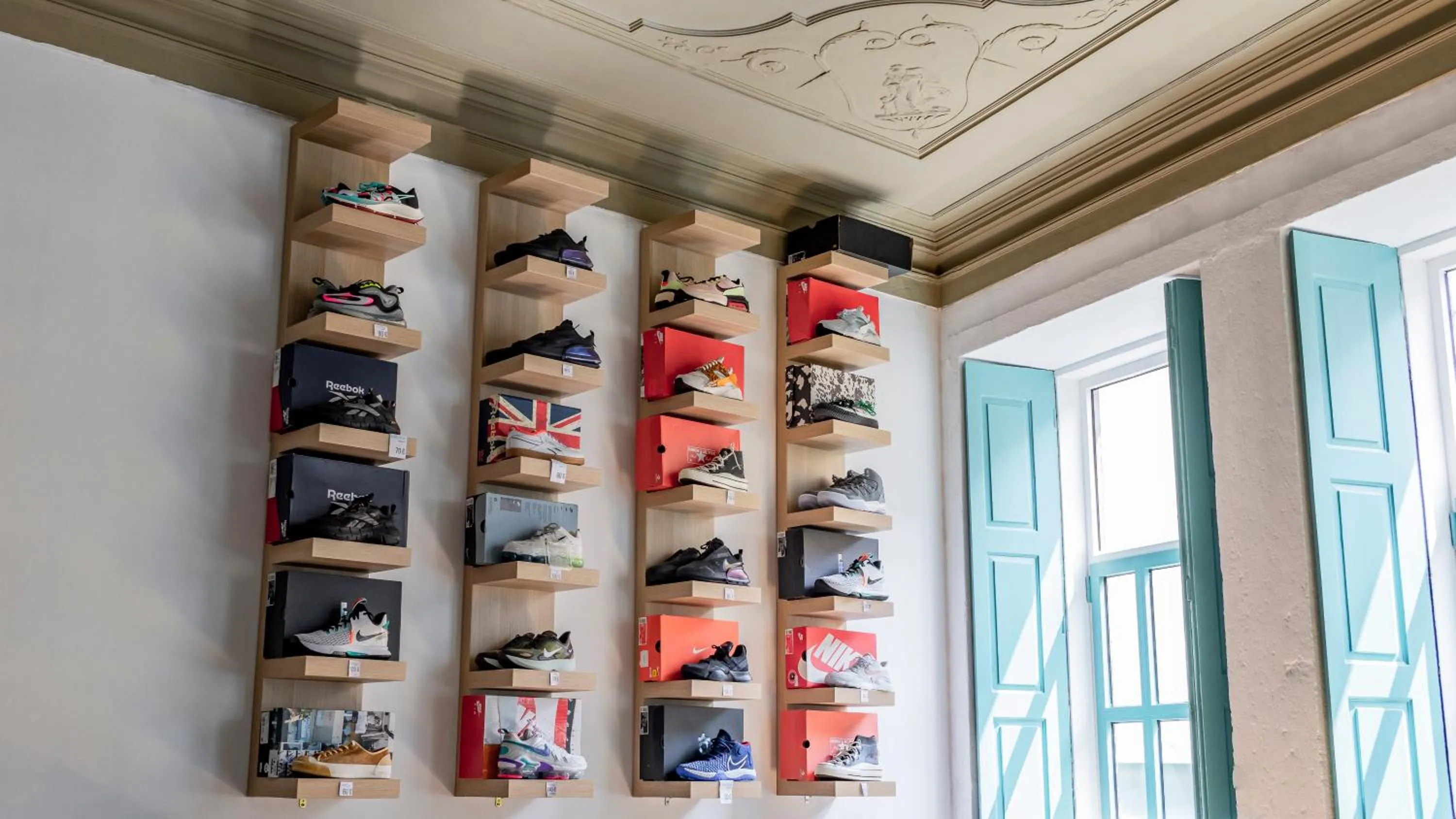 On-site shops in Invictus Hostel