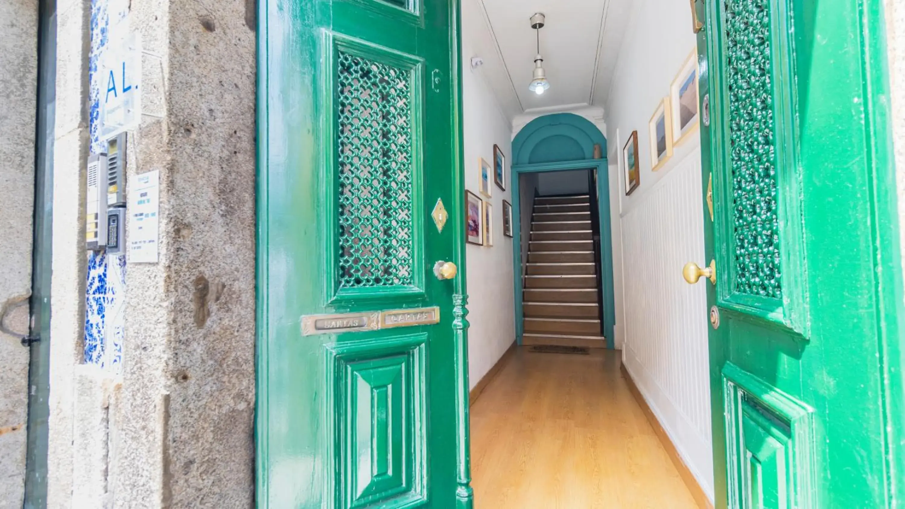 Facade/entrance in Invictus Hostel Facade/entrance in Invictus Hostel