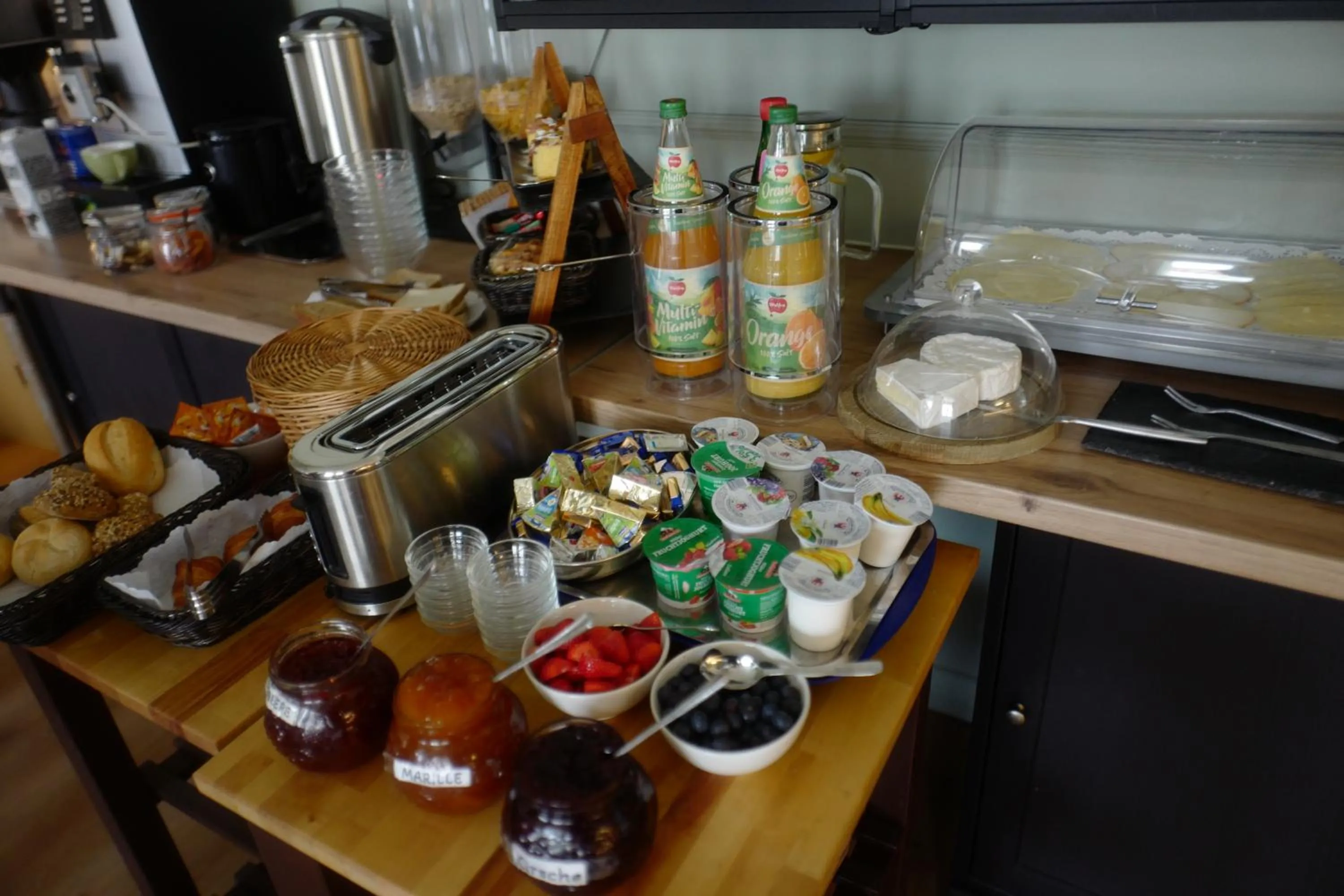 Buffet breakfast in Hotel Bregenz