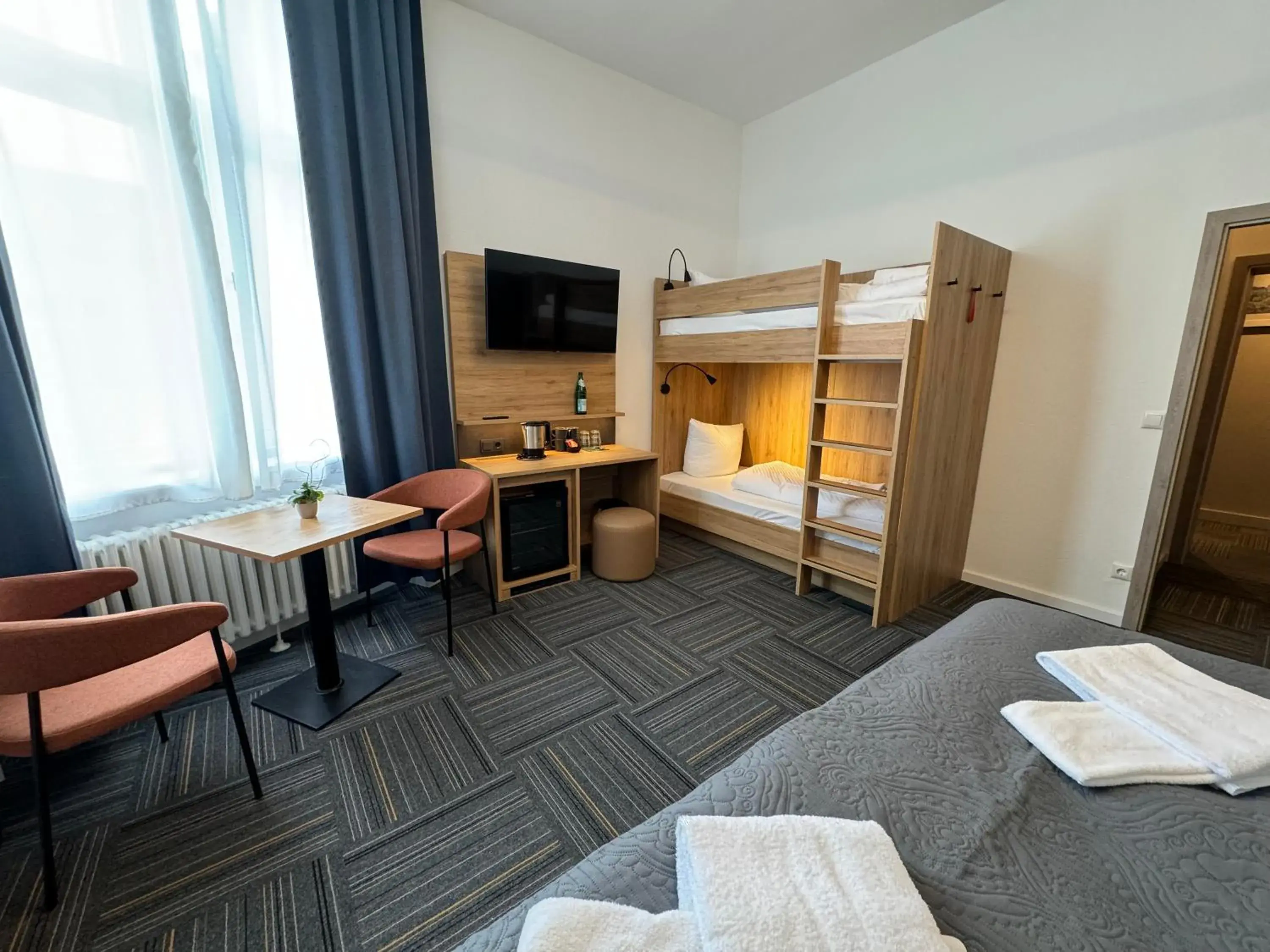 Family Room with Private Bathroom - single occupancy in Hotel Bregenz Family Room with Private Bathroom - single occupancy in Hotel Bregenz