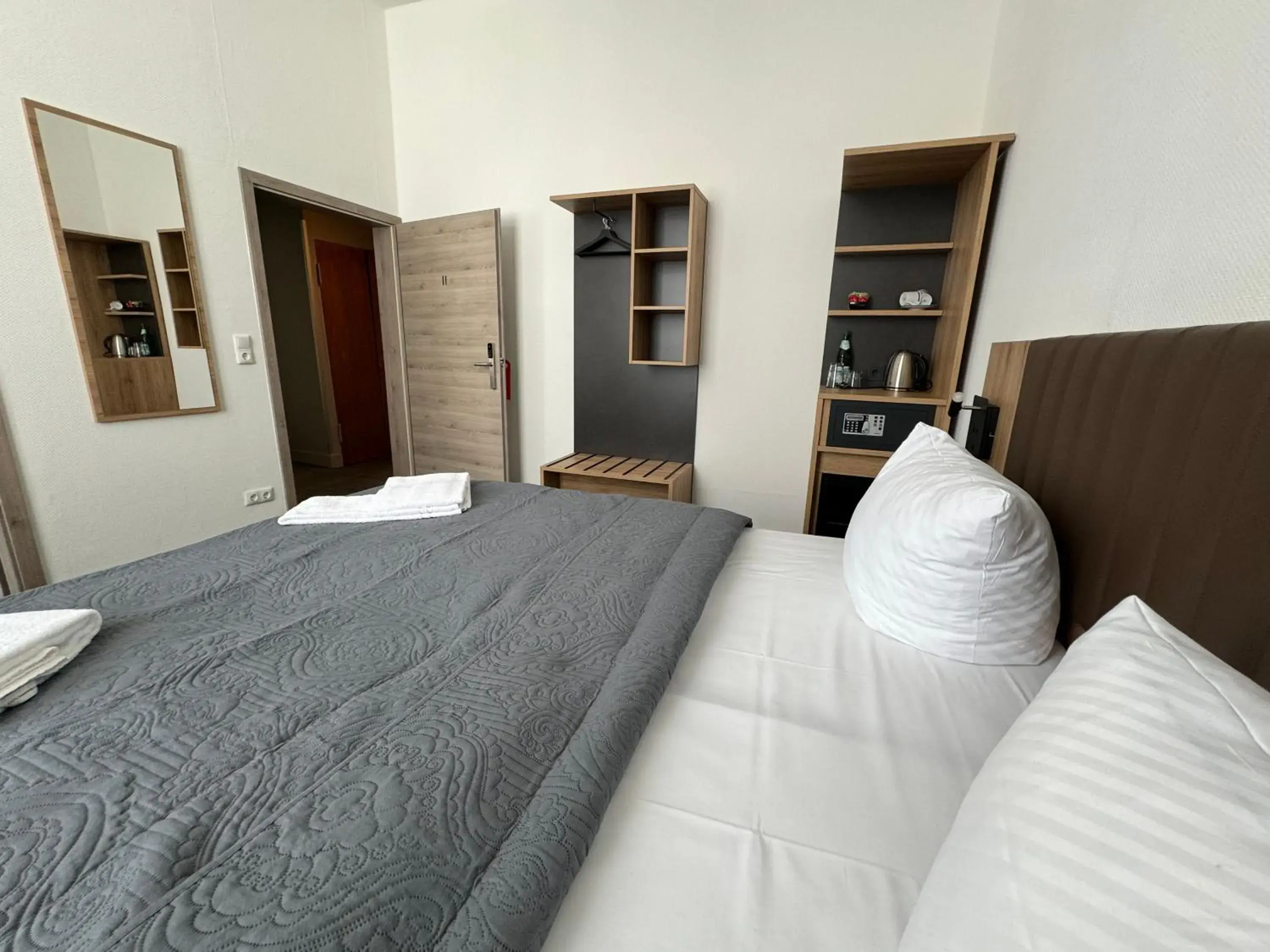 Standard Double Room - single occupancy in Hotel Bregenz Standard Double Room - single occupancy in Hotel Bregenz