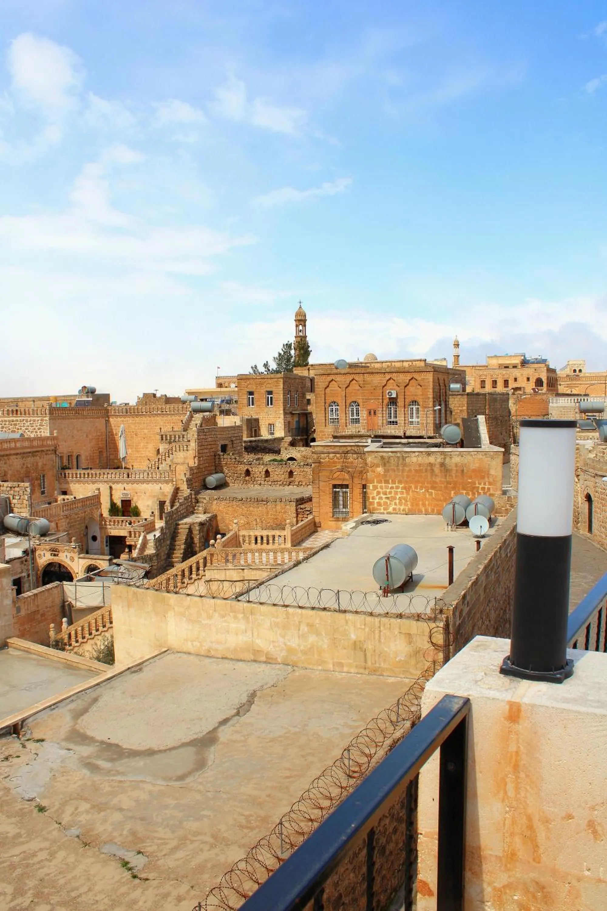 Day in Mons Masius Hotel Teras