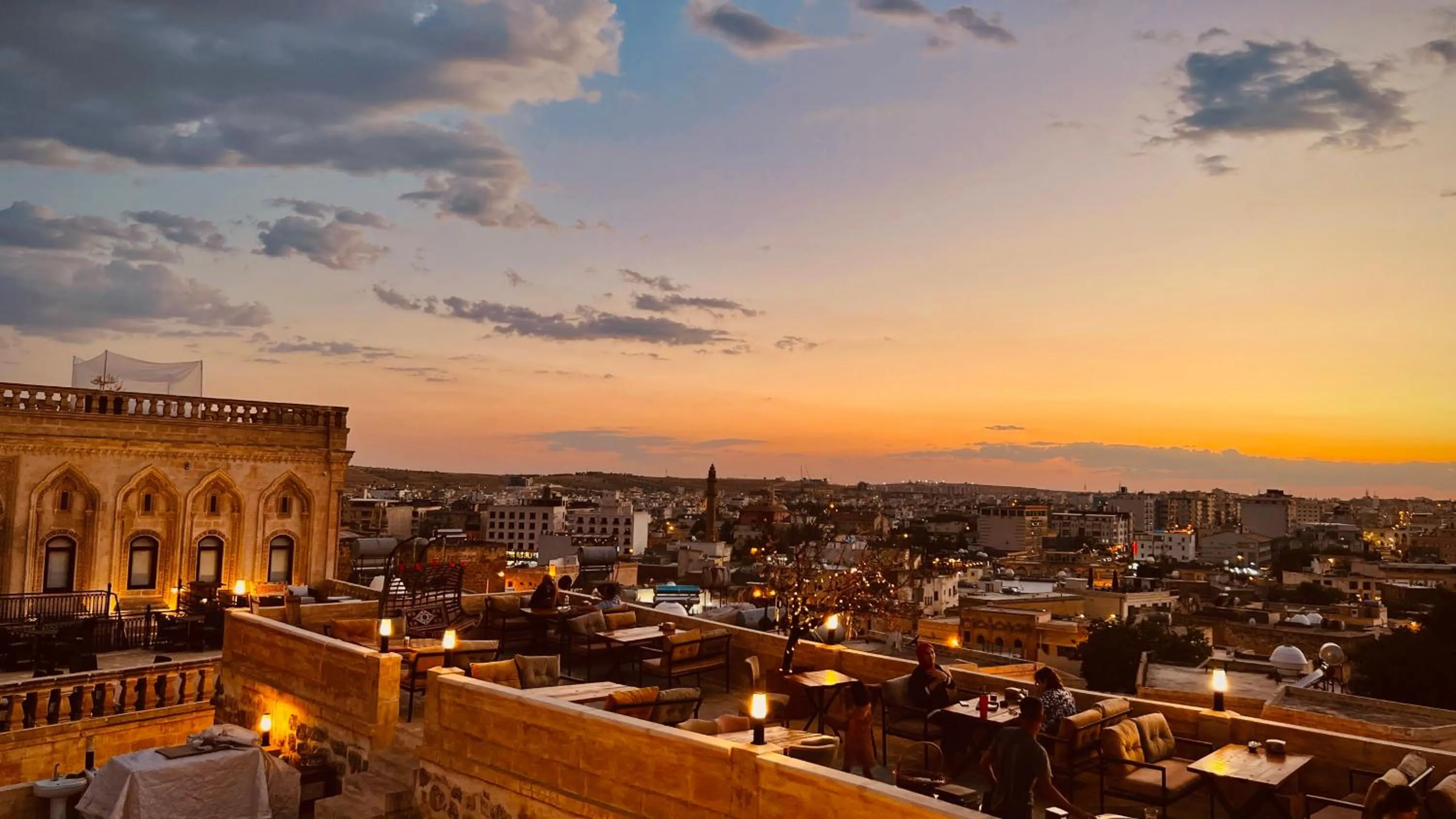 Property building in Mons Masius Hotel Teras