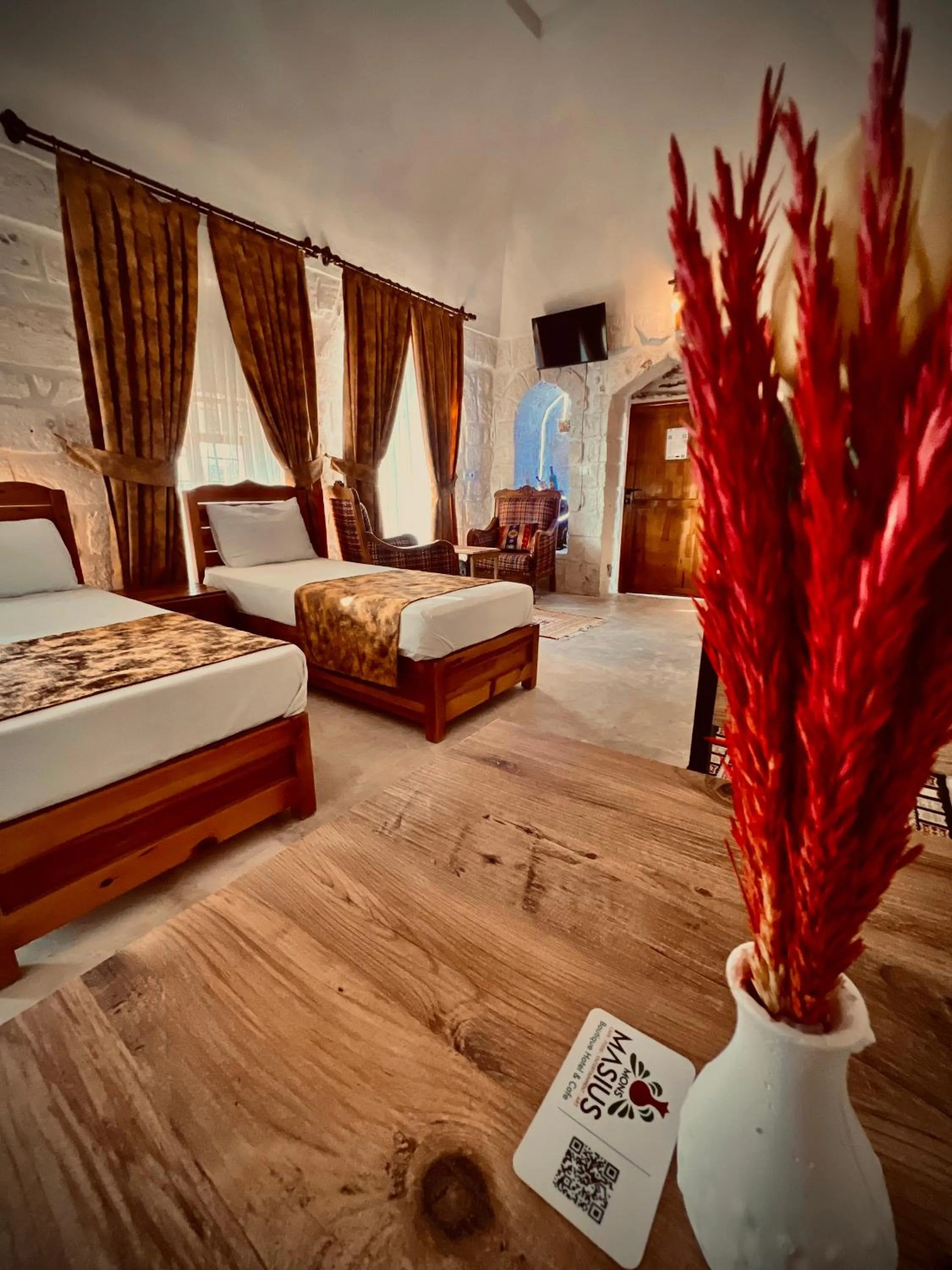 TV and multimedia, Bed in Mons Masius Hotel Teras