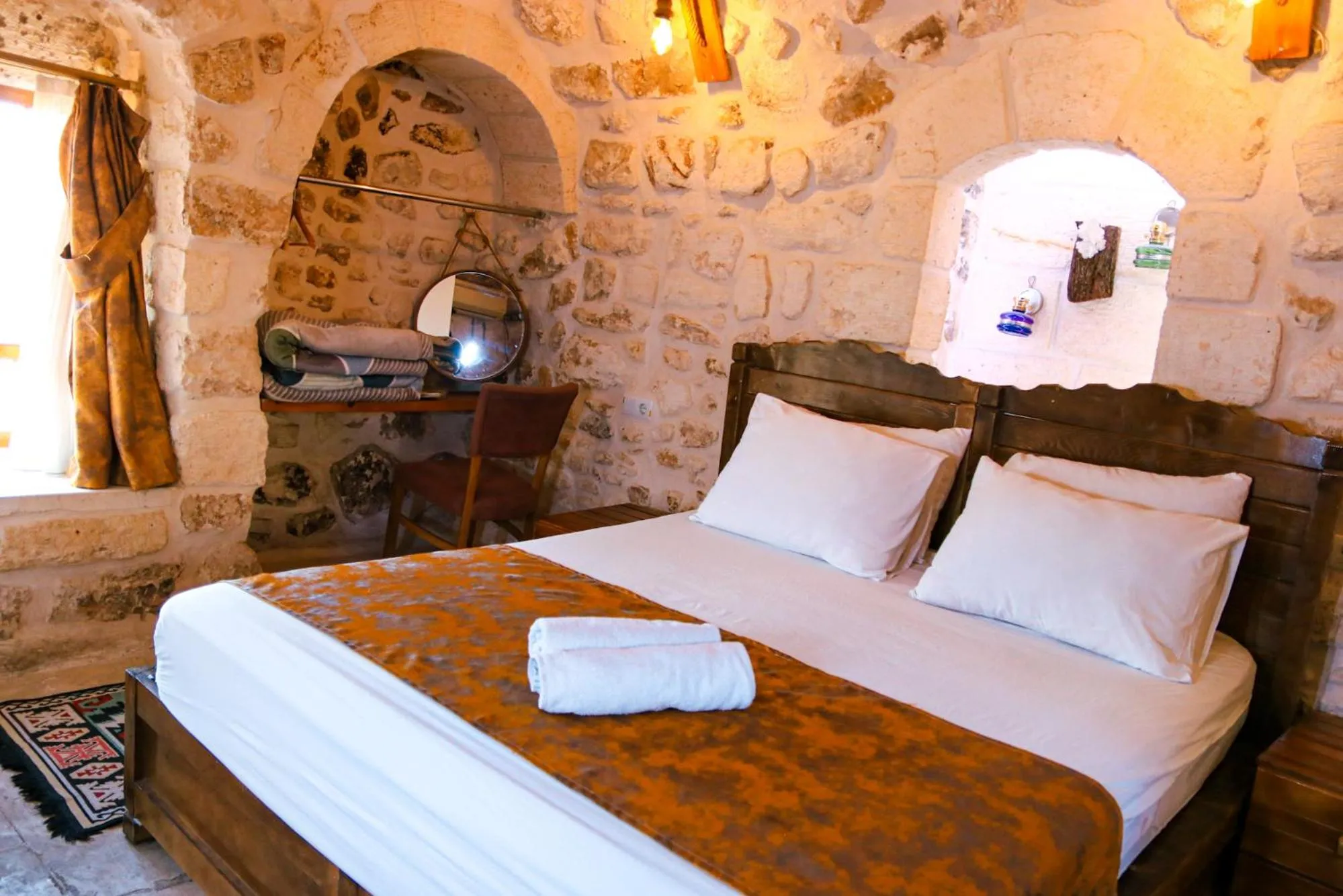 Photo of the whole room, Bed in Mons Masius Hotel Teras