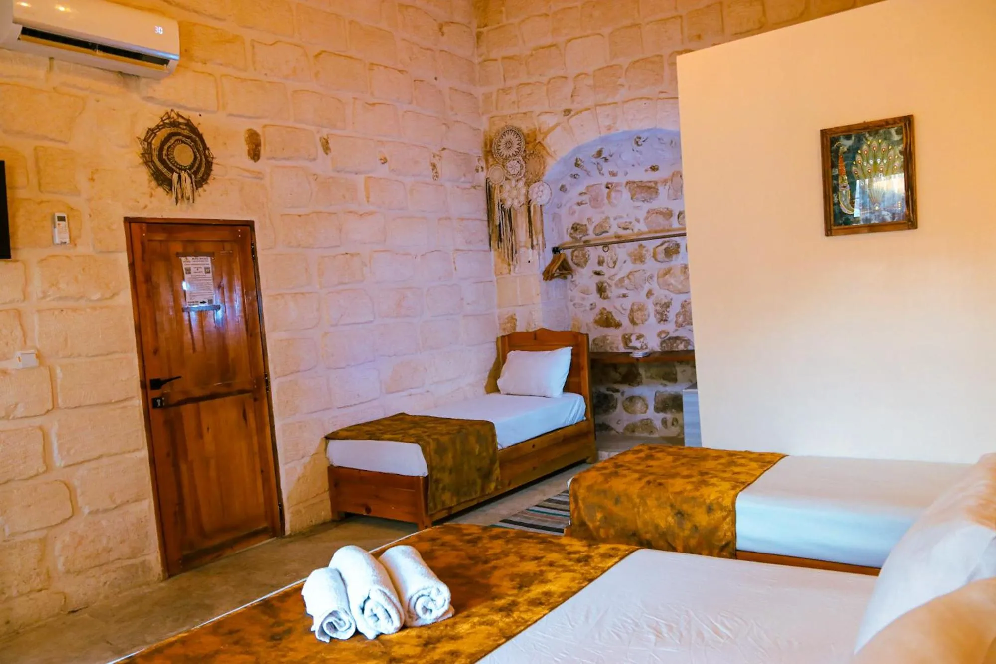 Bed in Mons Masius Hotel Teras