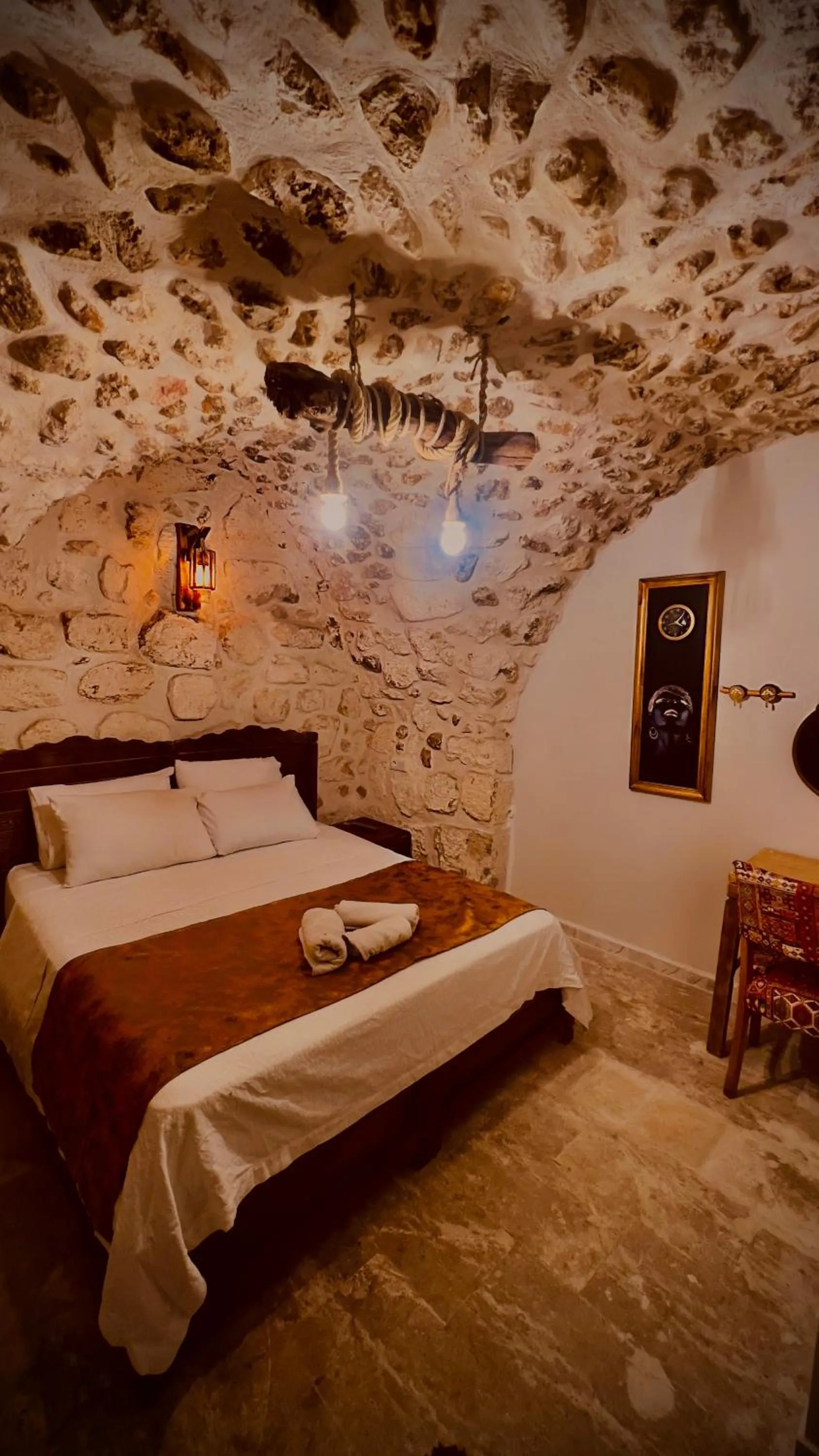 Photo of the whole room, Bed in Mons Masius Hotel Teras