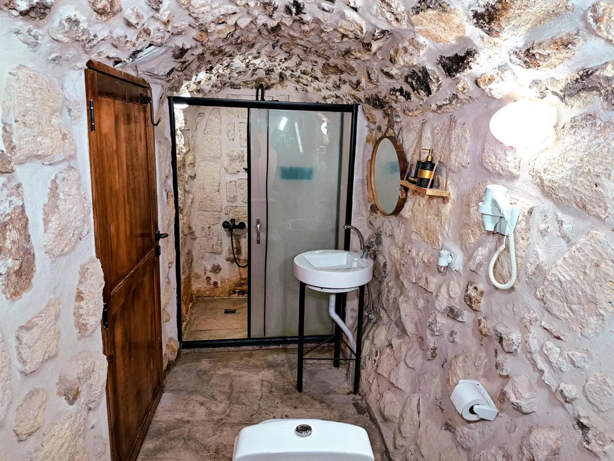 Bathroom in Mons Masius Hotel Teras