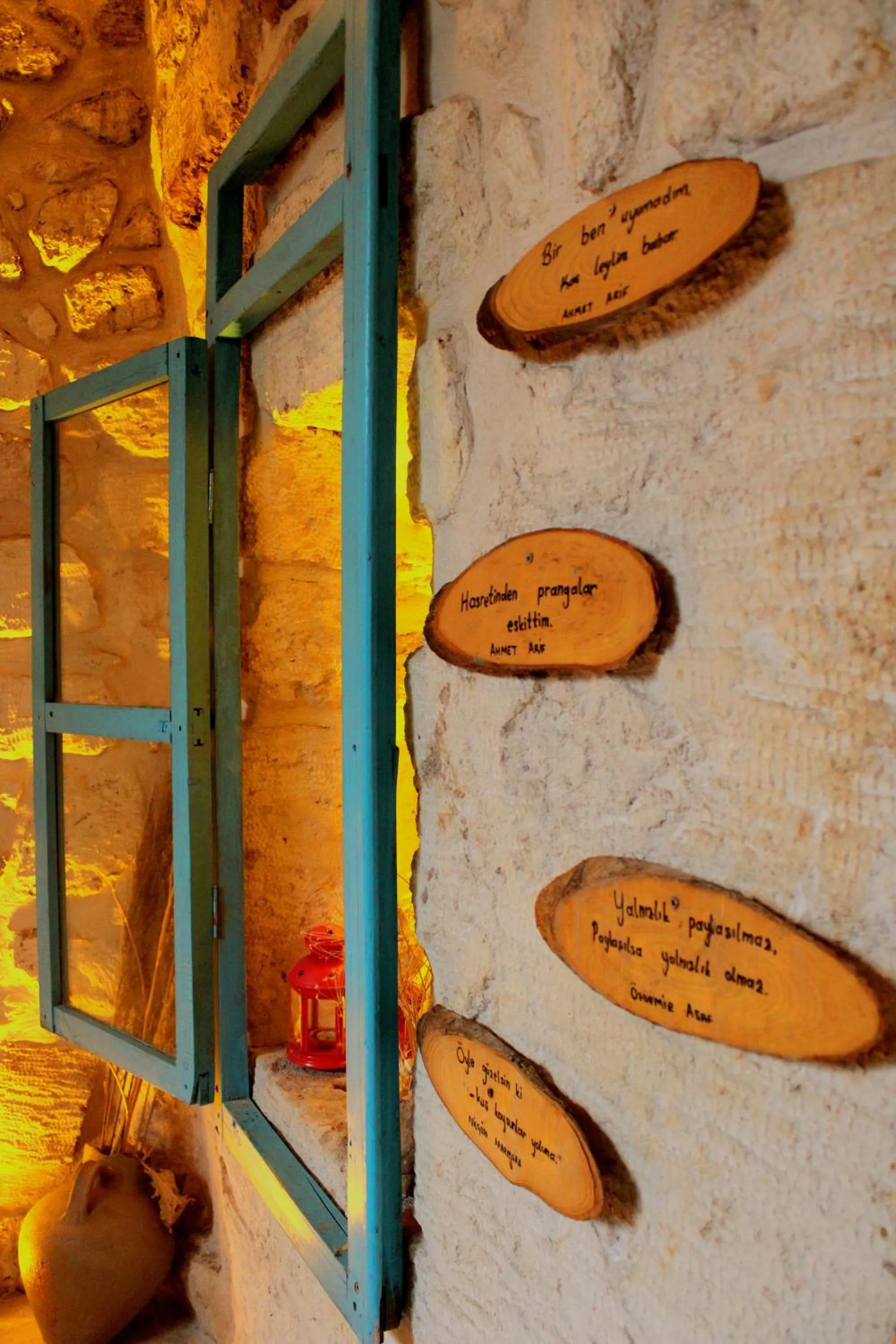 Property building in Mons Masius Hotel Teras