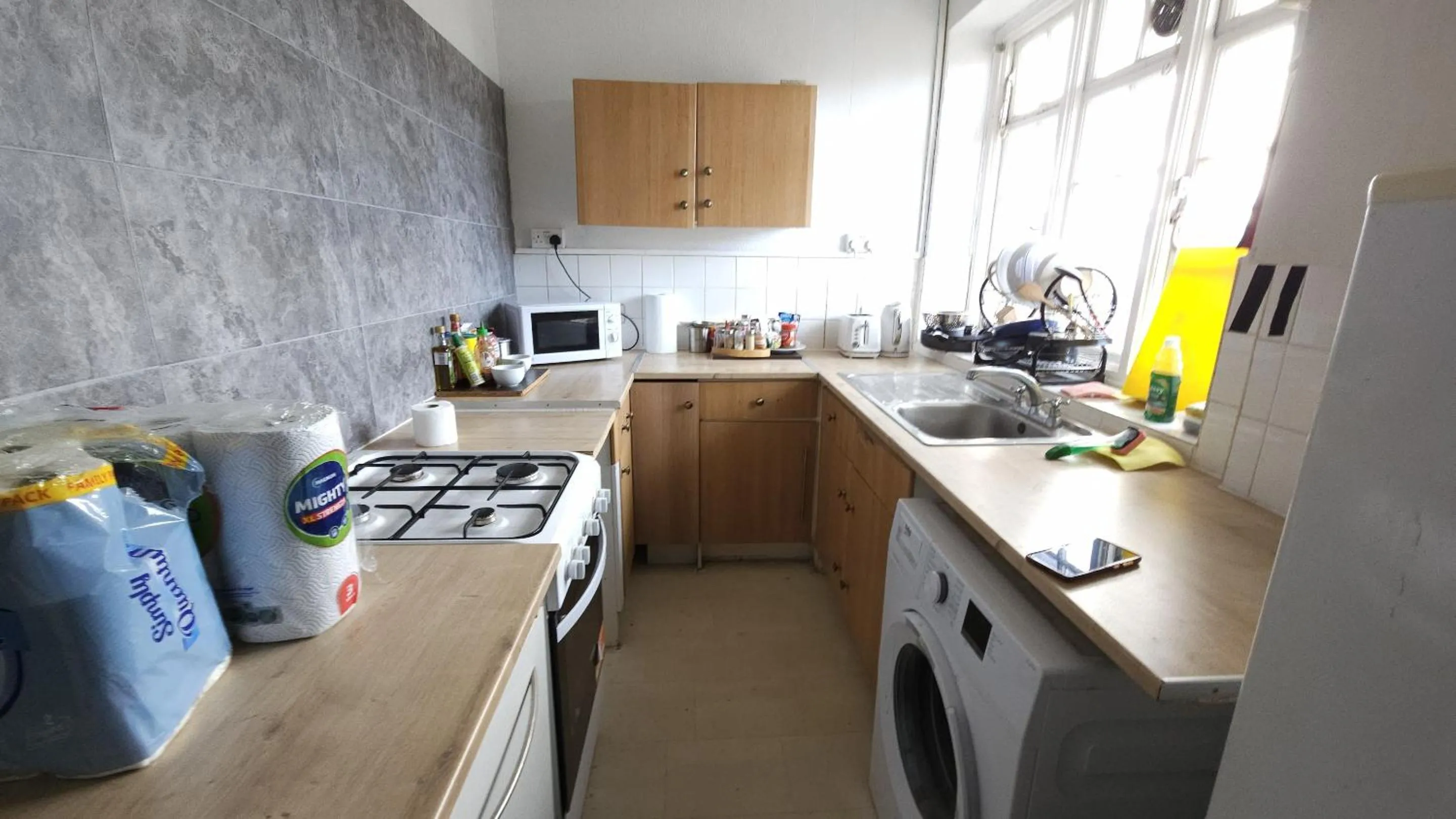 Kitchen or kitchenette in London Edgware Station Apartment