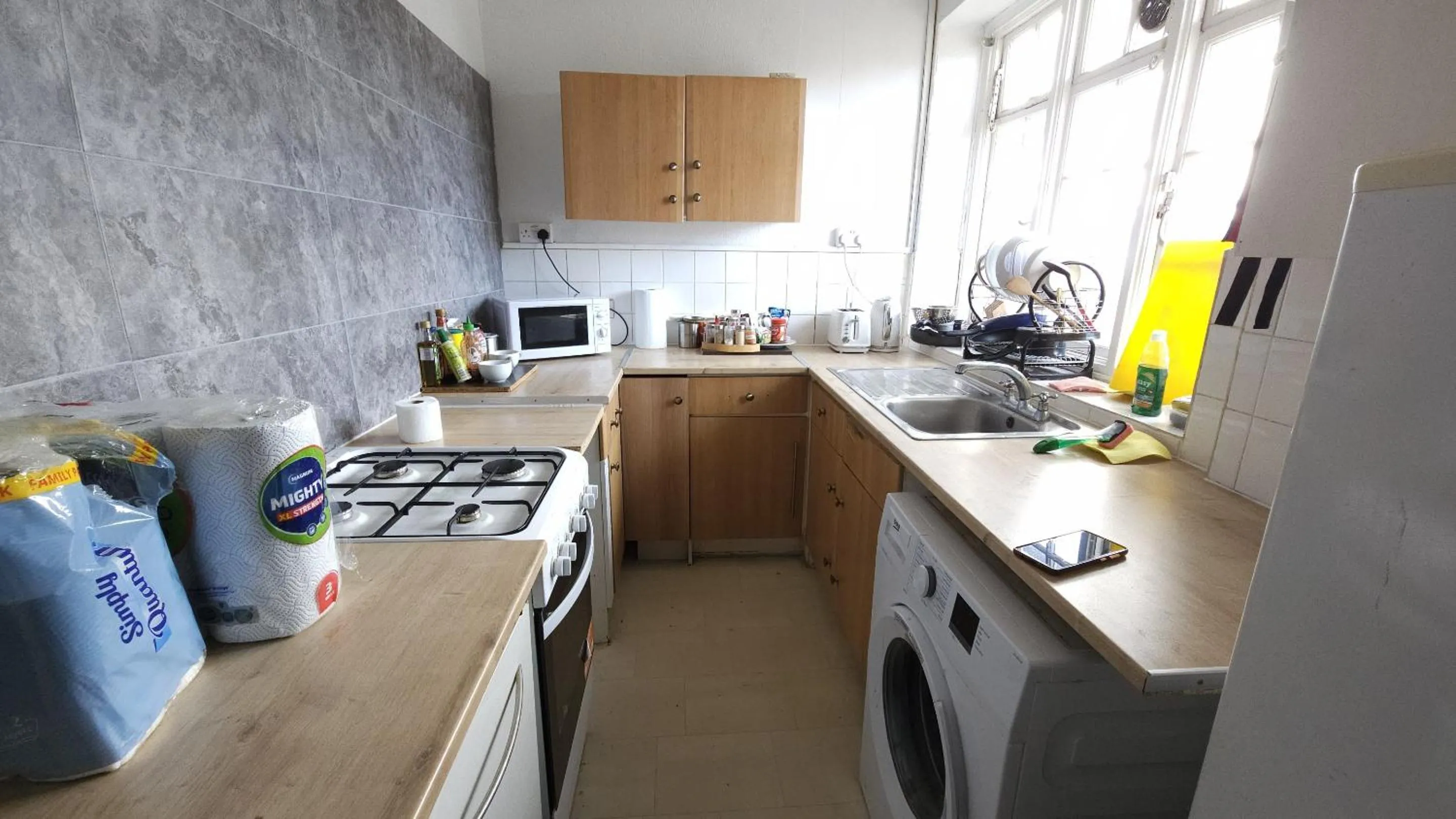 Kitchen or kitchenette in London Edgware Station Apartment