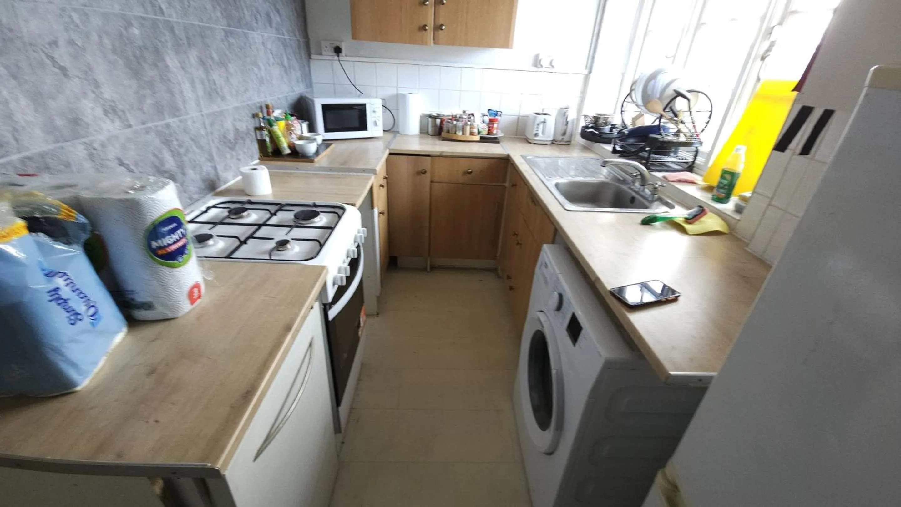 Kitchen or kitchenette in London Edgware Station Apartment