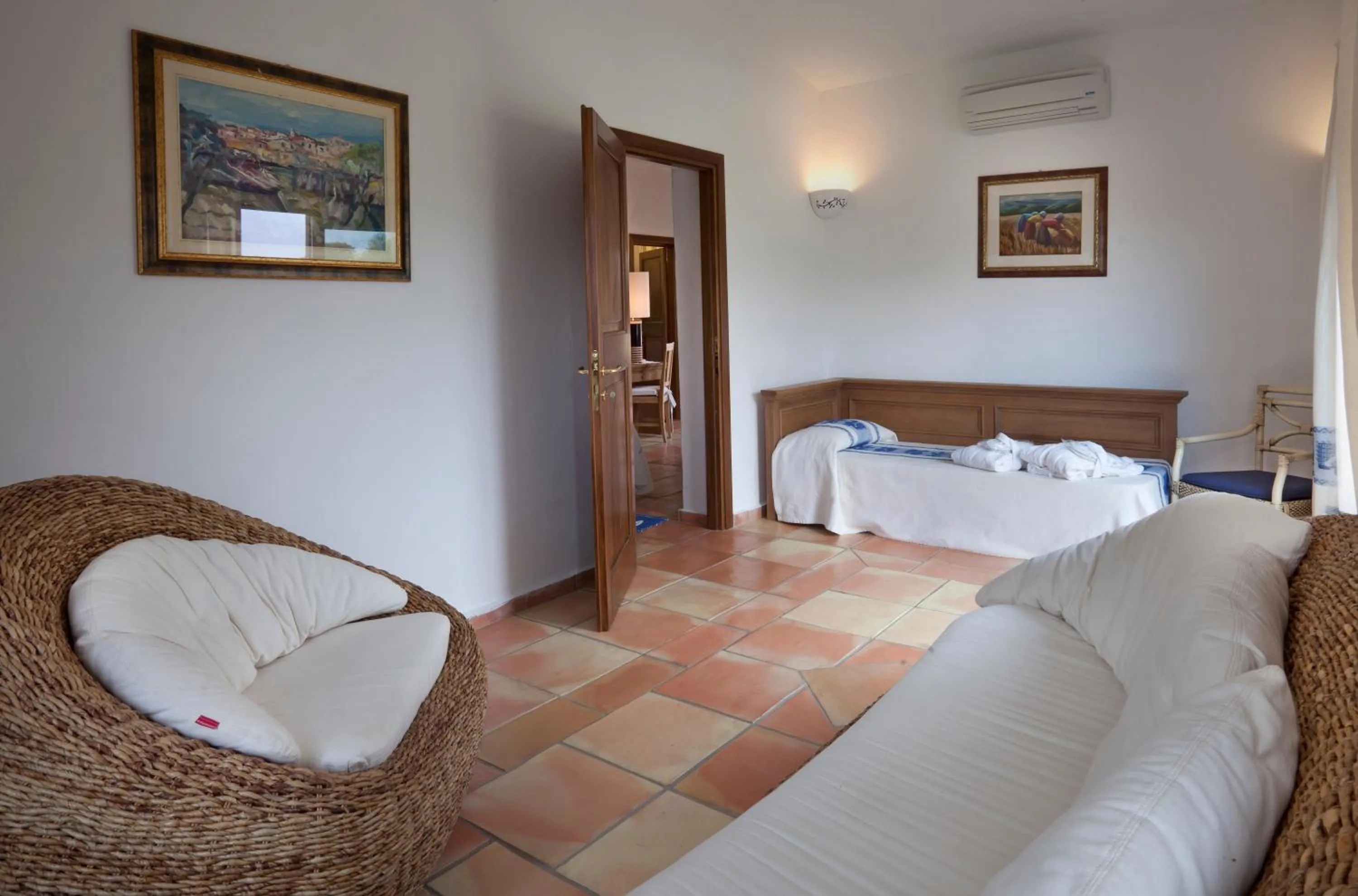 Decorative detail, Bed in Felix Hotels - Country Resort Parco degli Ulivi